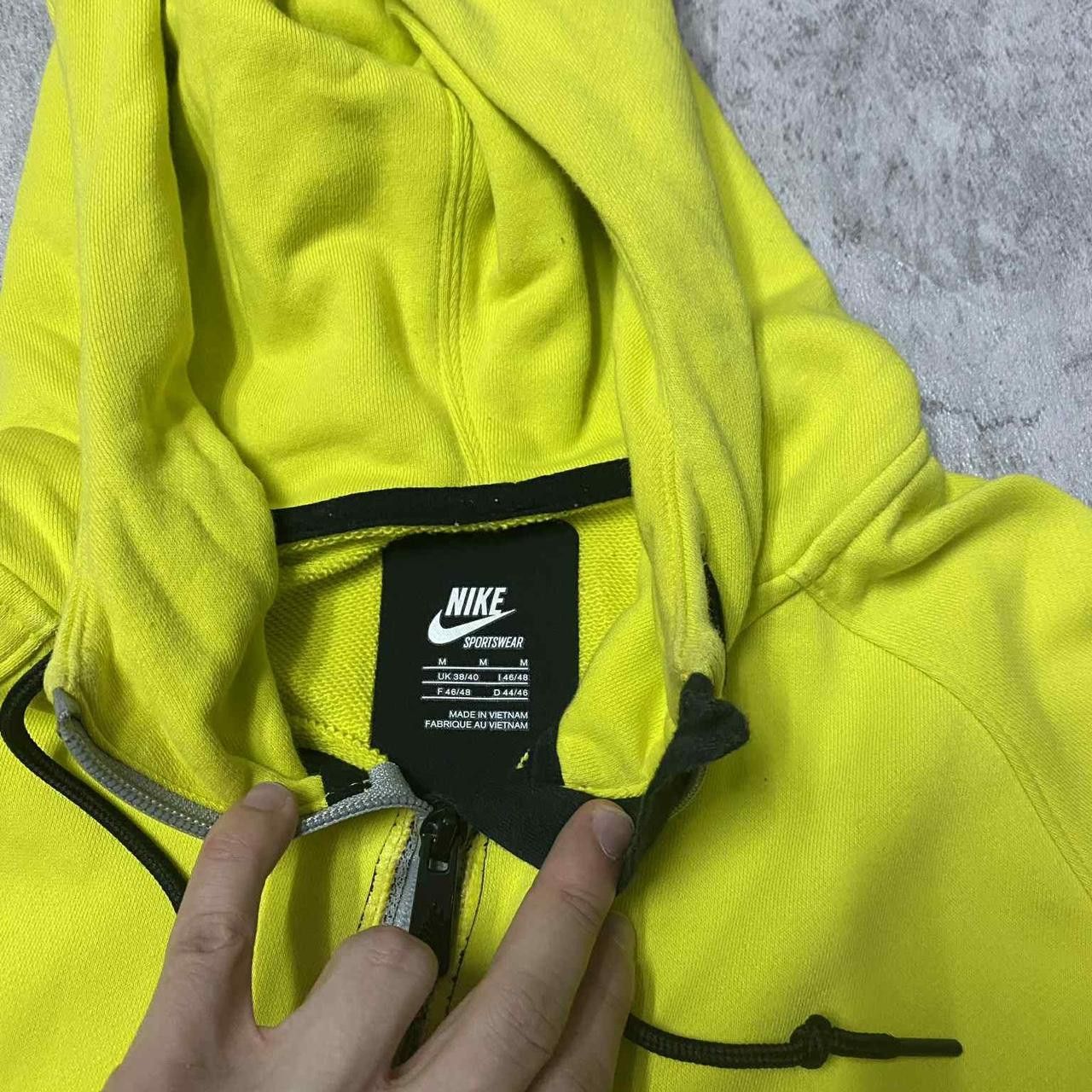 Nike Nike yellow and black hoodie Size US M / EU 48-50 / 2 - 3 Thumbnail