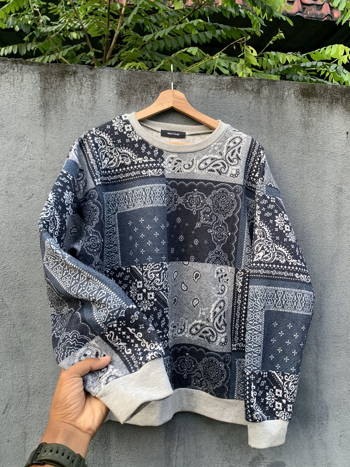 image of Vintage Melan Cleuge Bandana Sweater in Grey, Men's (Size Large)