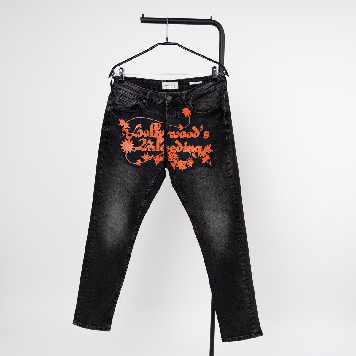Pull & Bear Pull&Bear Mens Slim Fit Black Jeans Graphic Print Hollywood Size US 32 / EU 48 - 1 Thumbnail