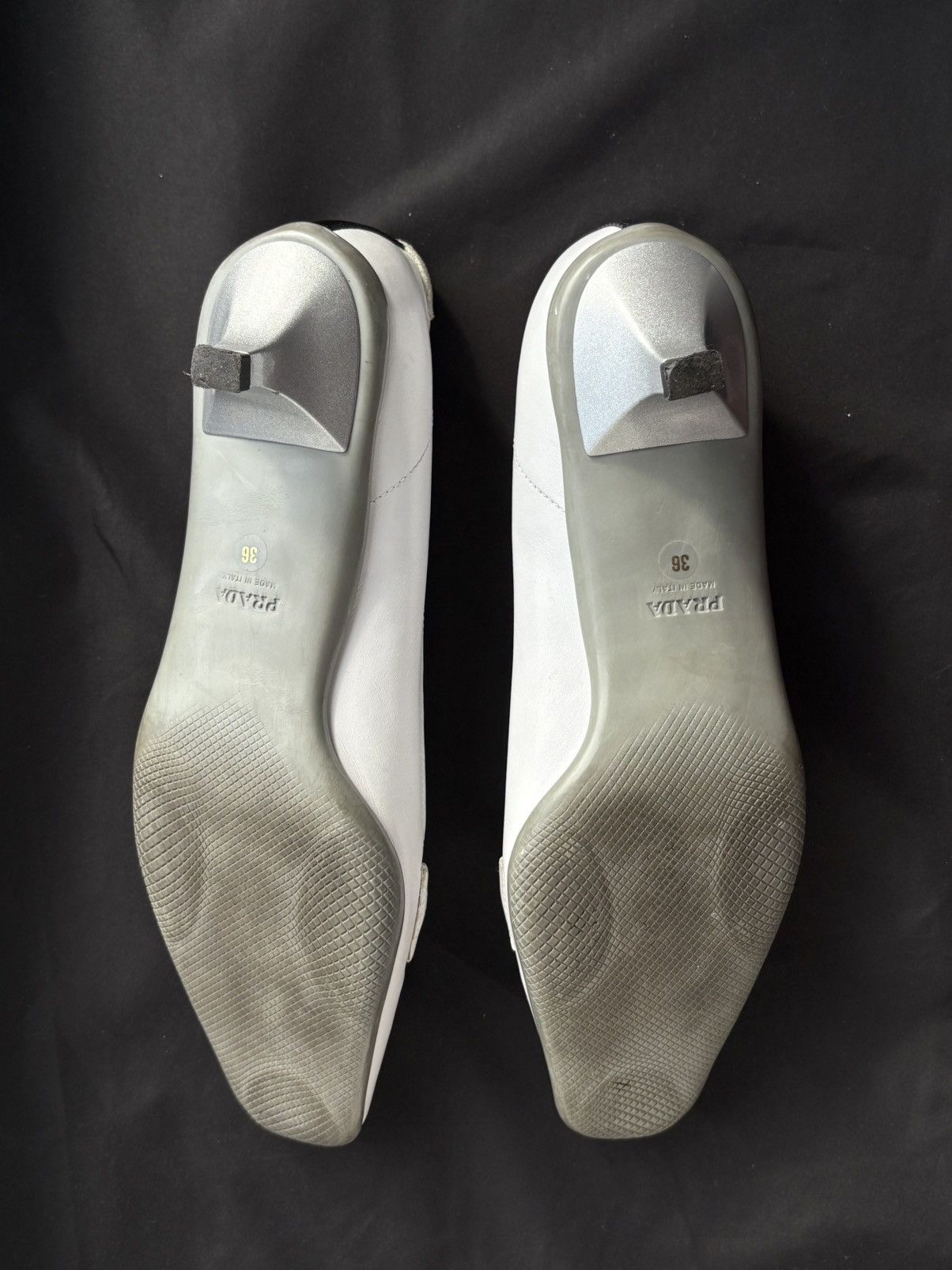 Prada × Vintage PRADA 2000s WHITE LEATHER KITTEN HEELS BUCKLE LOGO 36 US 5 Size US 6 / IT 36 - 10 Thumbnail