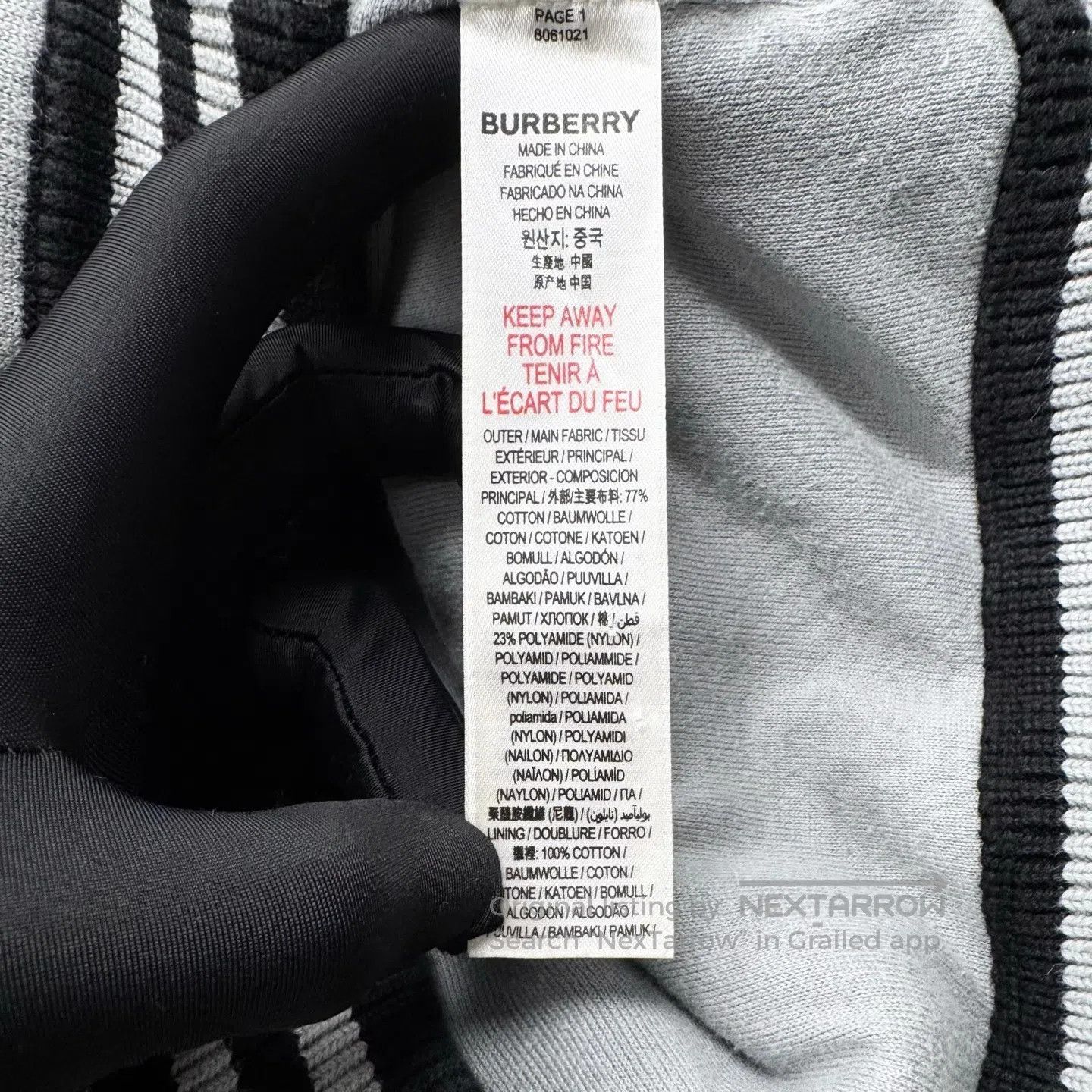Burberry Burberry size 10Y Front and Back Circle Logo Pressed Patte Size US S / EU 44-46 / 1 - 6 Thumbnail