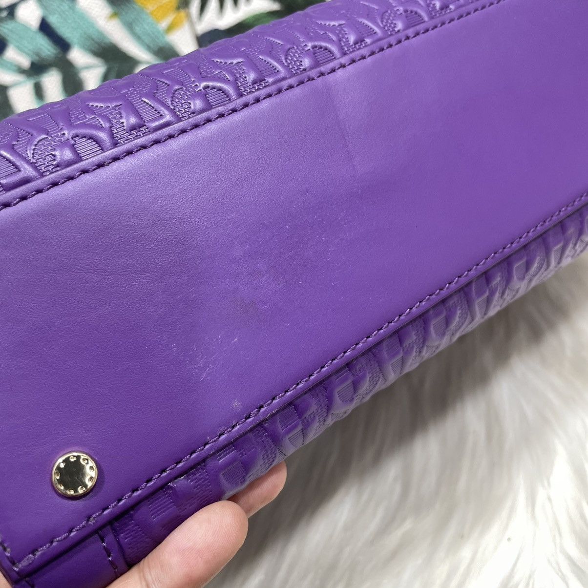 Aigner Authentic AIGNER Embossed Leather Handbag/ Shoulder Bag Size ONE SIZE - 8 Thumbnail