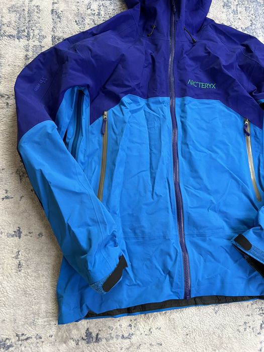 Arc'Teryx Arcteryx Rush gore tex pro defect! Original | Grailed