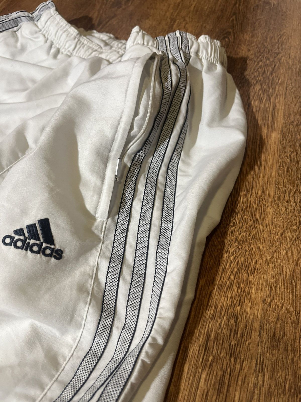 Adidas × Vintage Piękne spodnie szelesty adidas Size US 32 / EU 48 - 4 Thumbnail