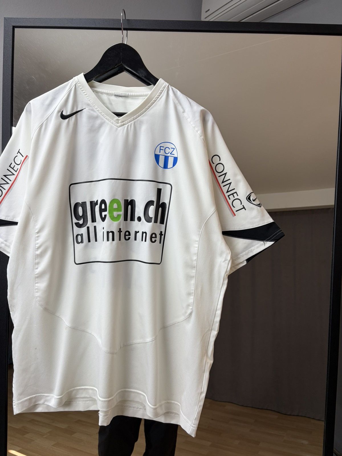 Nike Vintage Nike FC Zurich Jersey Y2K Football Shirt SwissLeague Size US XL / EU 56 / 4 - 9 Thumbnail
