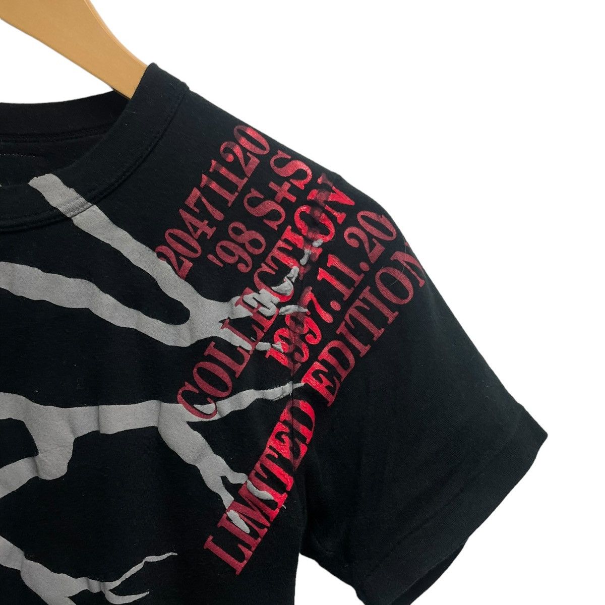 20471120 Sport' Holographic HYOMA T-Shirt — My Clothing Archive