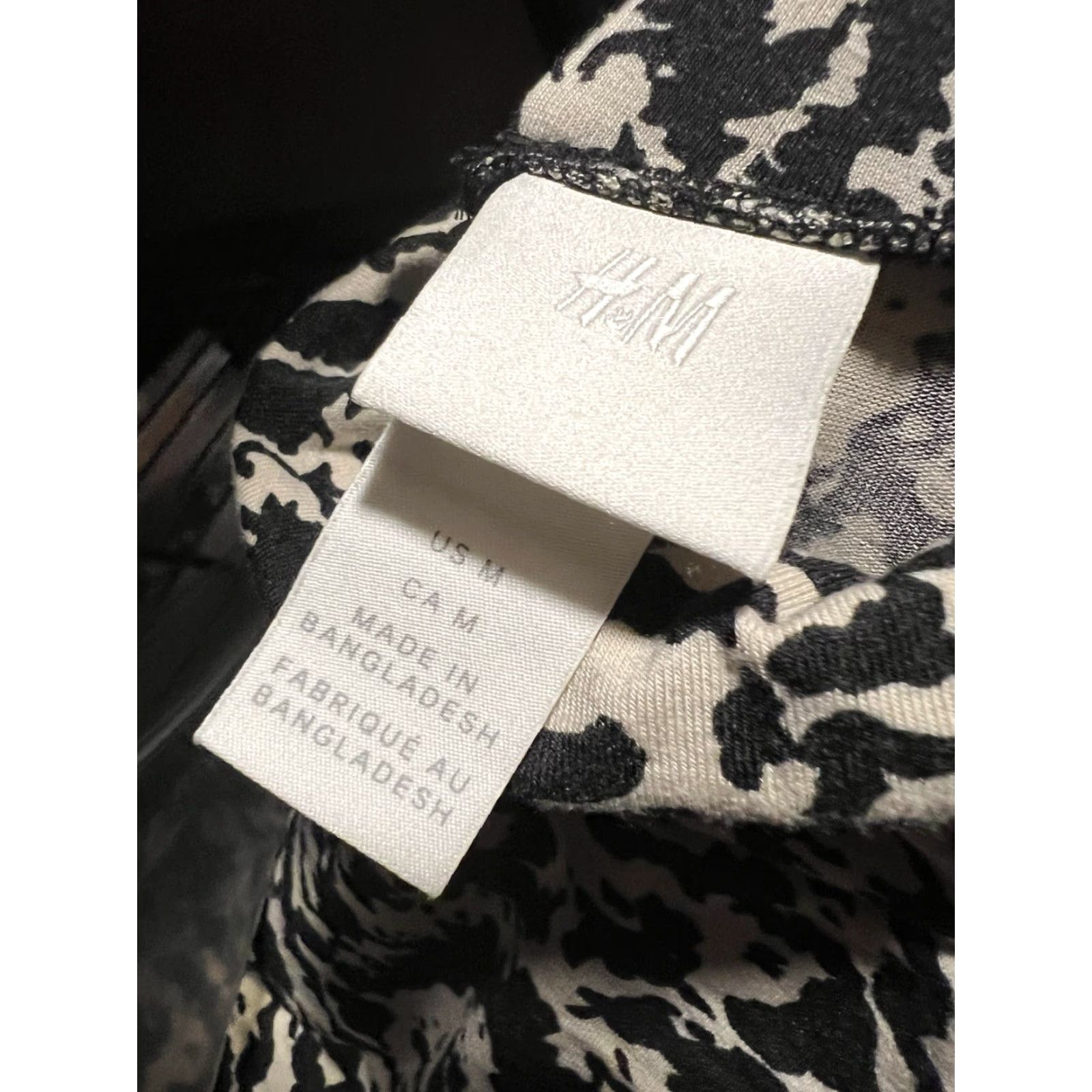 H&M H&M Top Womens Size Medium Black & White Floral Print Long Sleeve Turtleneck Size M / US 6-8 / IT 42-44 - 7 Thumbnail