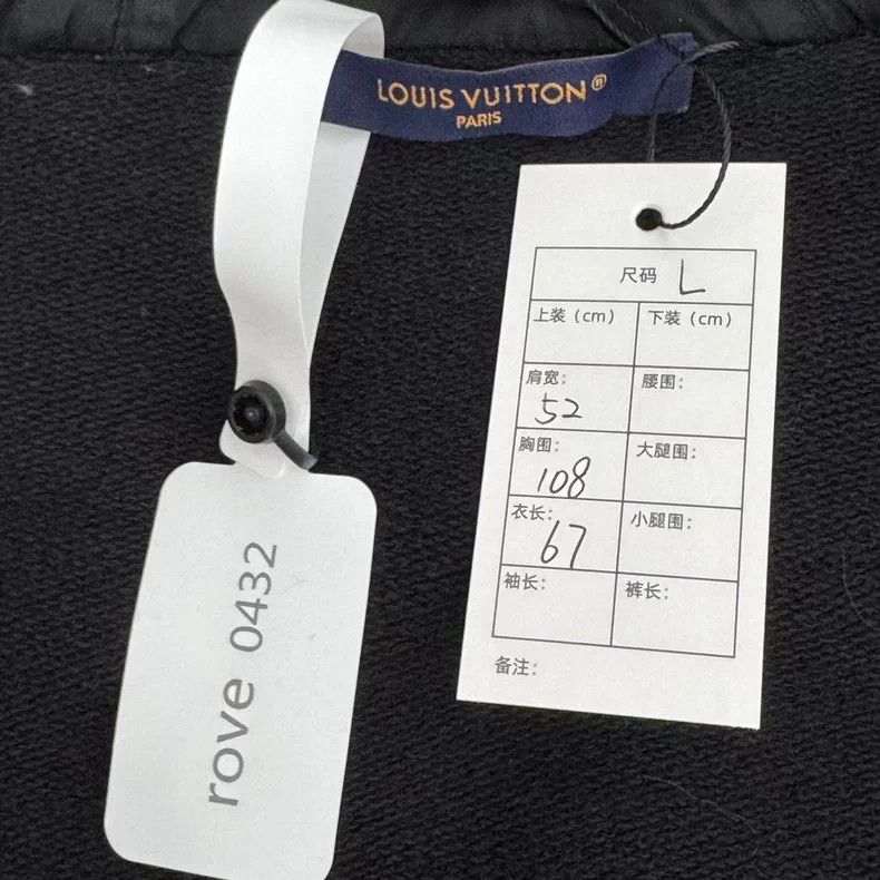 Louis Vuitton Louis Vuitton Fei Dong embossed logo jacket Size US L / EU 52-54 / 3 - 3 Thumbnail
