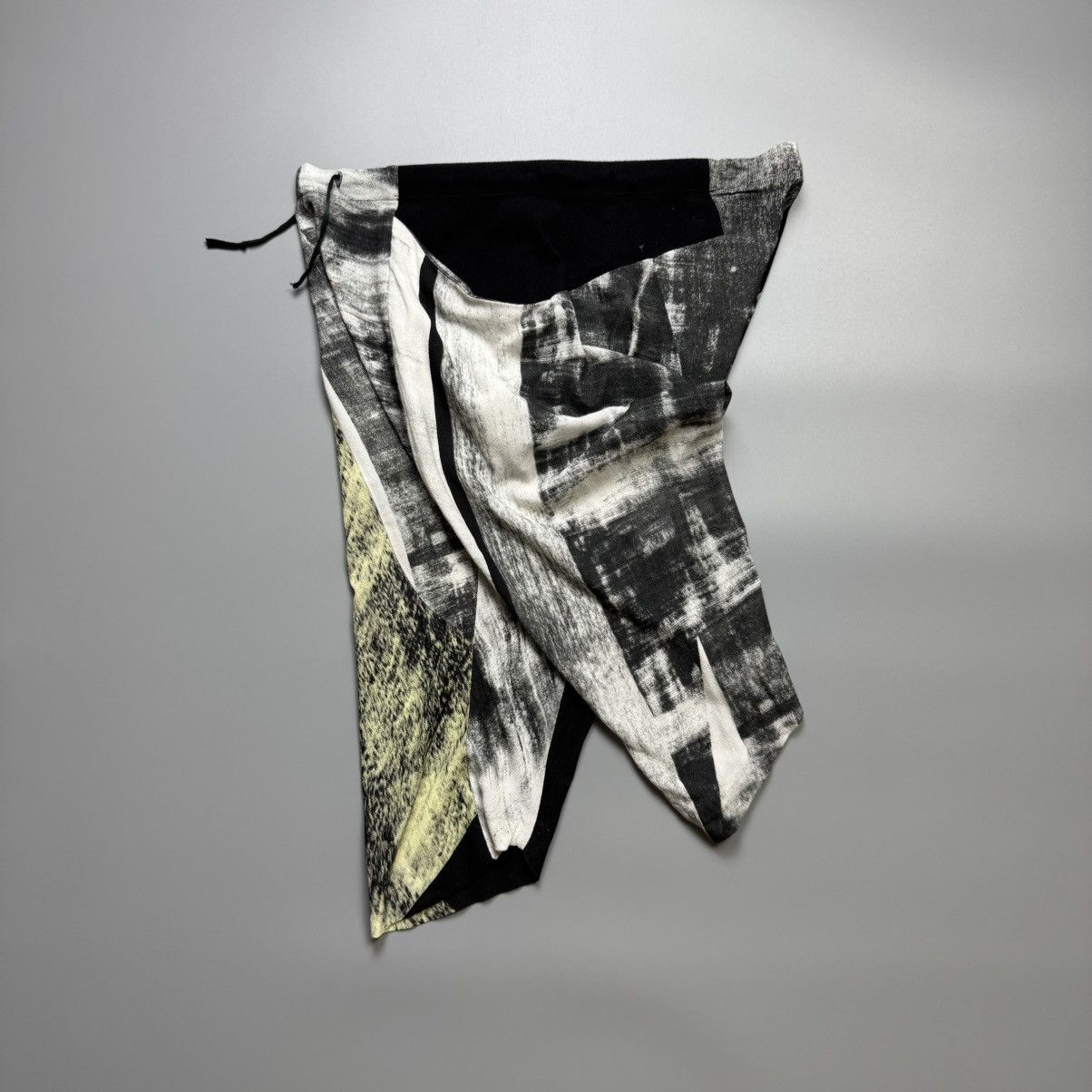 Helmut Lang Helmut Lang - Spring 2012 Front Cropped Trouser/Short Size 30" / US 8 / IT 44 - 6 Thumbnail