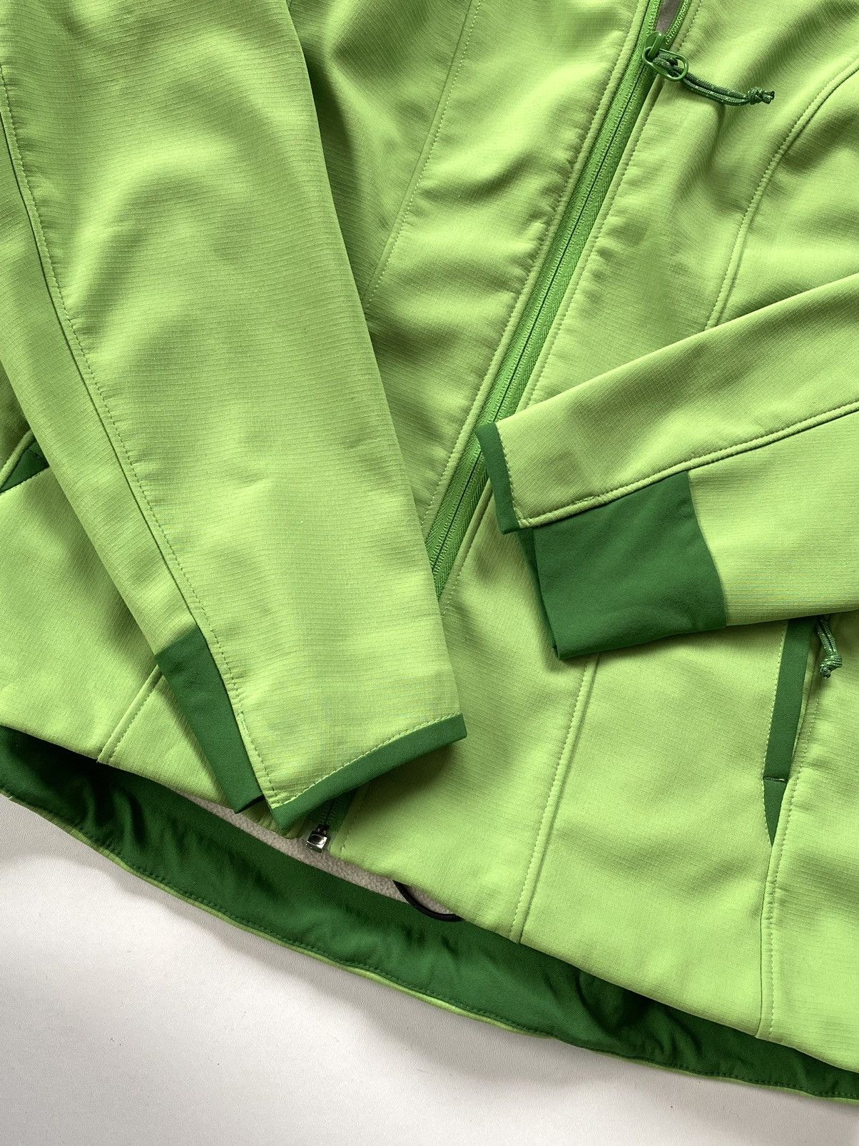 Arc'teryx × Vintage Vintage Arcteryx Epsilon SV Vintage Hoody Lime Size S / US 4 / IT 40 - 6 Thumbnail