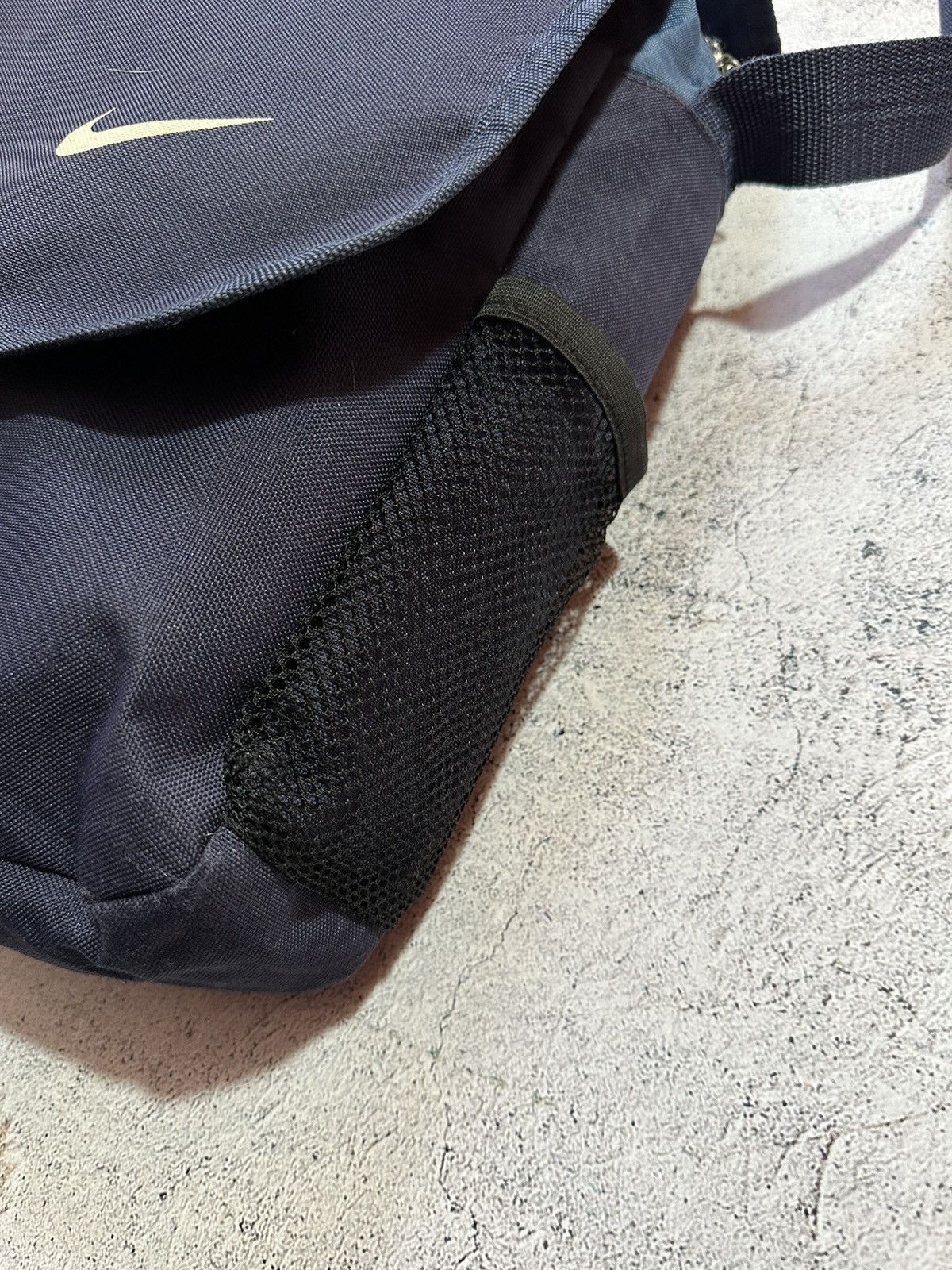 Japanese Brand × Nike Nike vintage Y2K bag messenger Size ONE SIZE - 3 Thumbnail