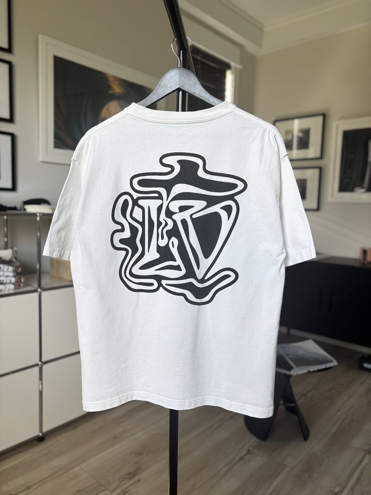 Louis Vuitton VIRGIL ABLOH - SMOKE WAVE LOGO TEE WHITE Size US L / EU 52-54 / 3 - 1 Thumbnail