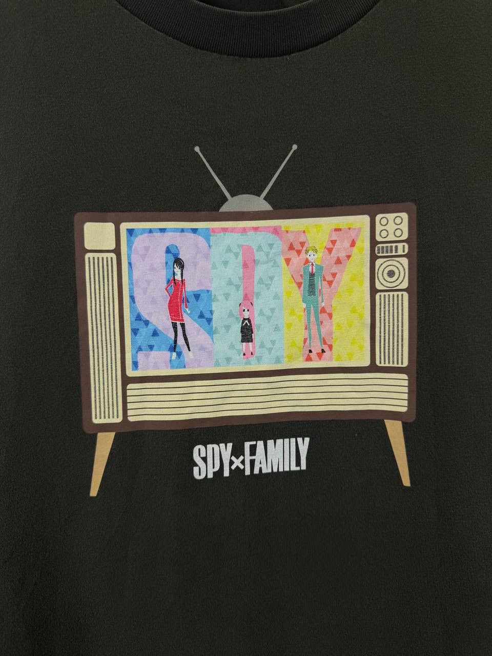 Anime × Japanese Brand × Uniqlo Spy x Family Uniqlo Japanese anima tee Size US S / EU 44-46 / 1 - 3 Thumbnail