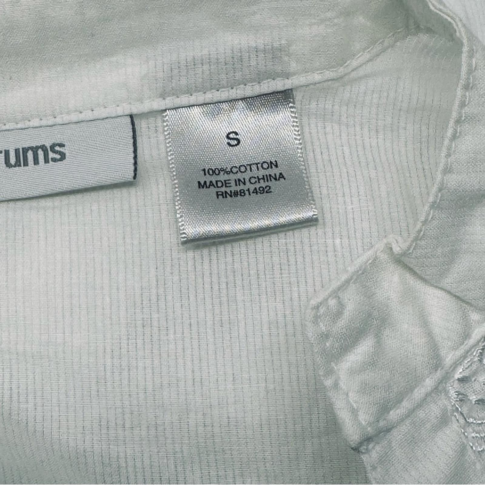 Tantum tantrums. Women's BOHO White Lace Button Down. Size Small. Size S / US 4 / IT 40 - 3 Thumbnail