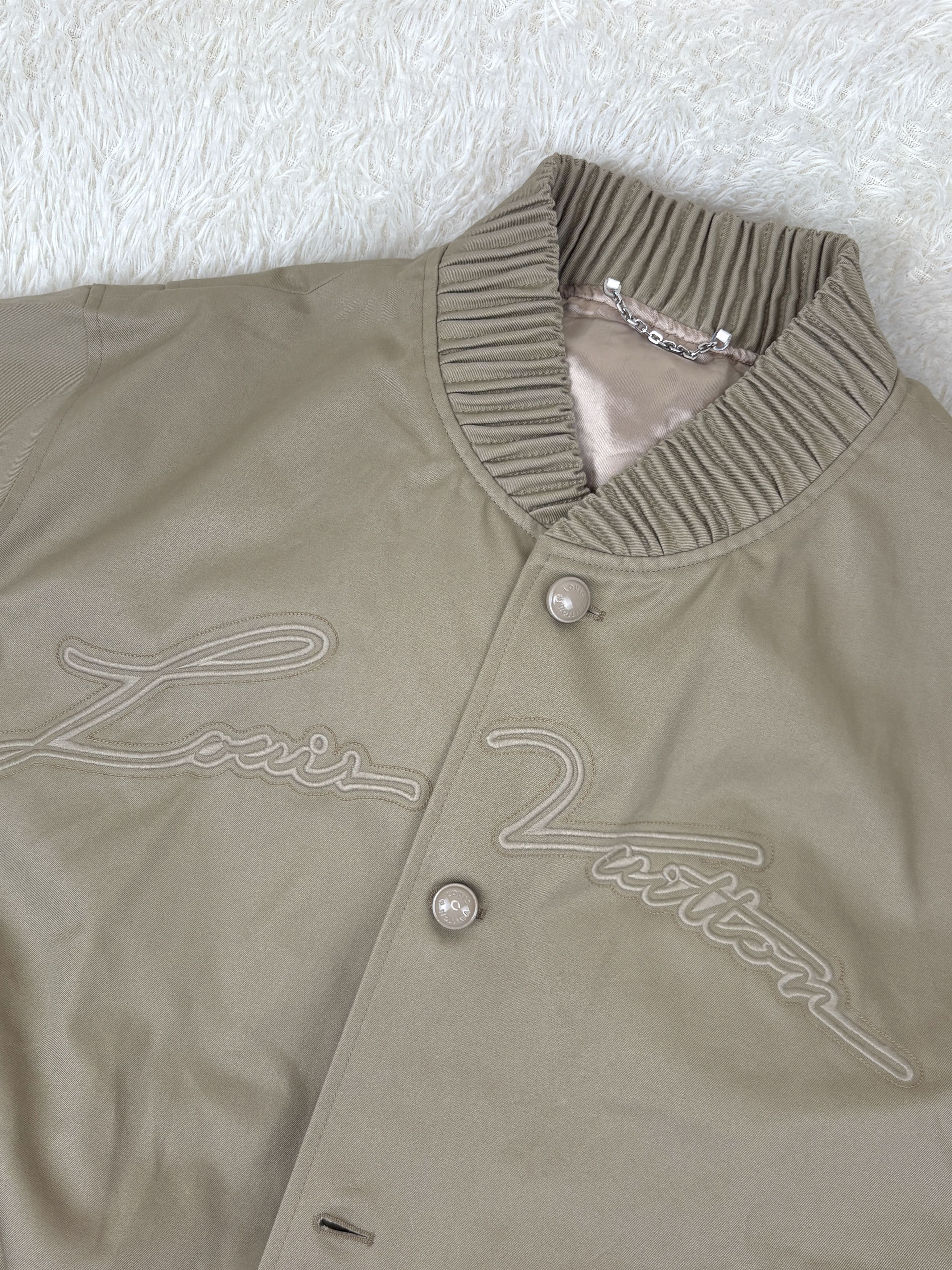 Louis Vuitton LOUIS VUITTON Embroidered Bomber Jacket. Size 52, Brand new Size US L / EU 52-54 / 3 - 7 Thumbnail