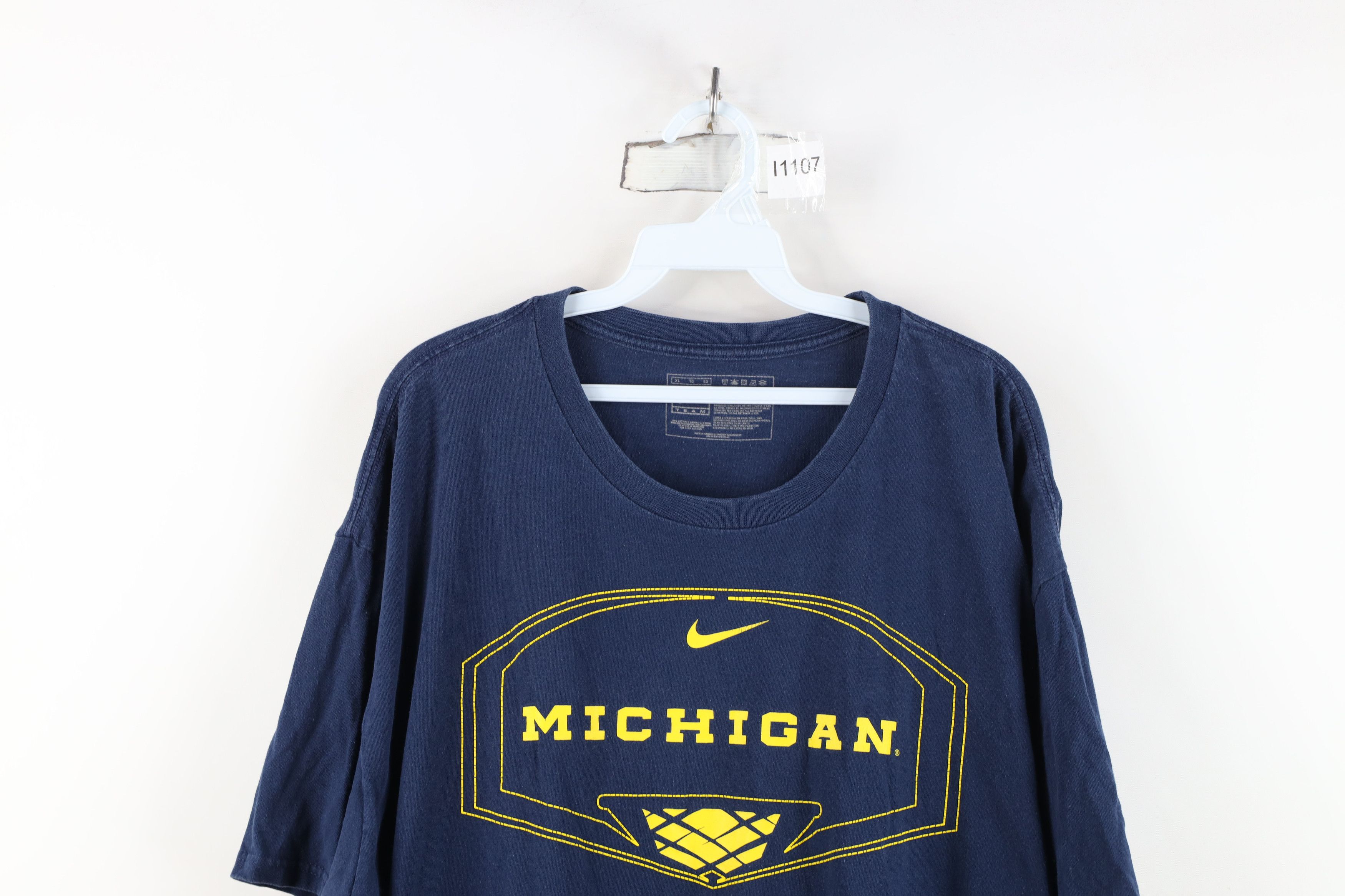 Nike Vintage Nike Swoosh University of Michigan Basketball Shirt Size US XL / EU 56 / 4 - 2 Thumbnail