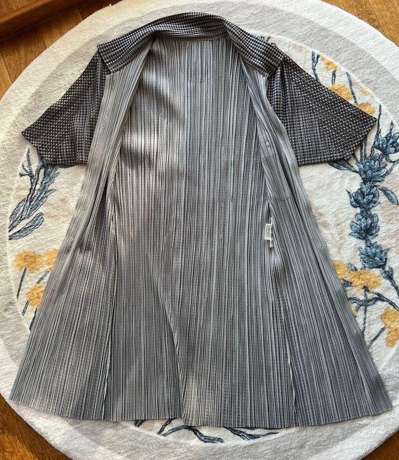 Issey Miyake Issey Miyake size:3 A black mid-length, vintage cardigan Size XS / US 0-2 / IT 36-38 - 7 Thumbnail