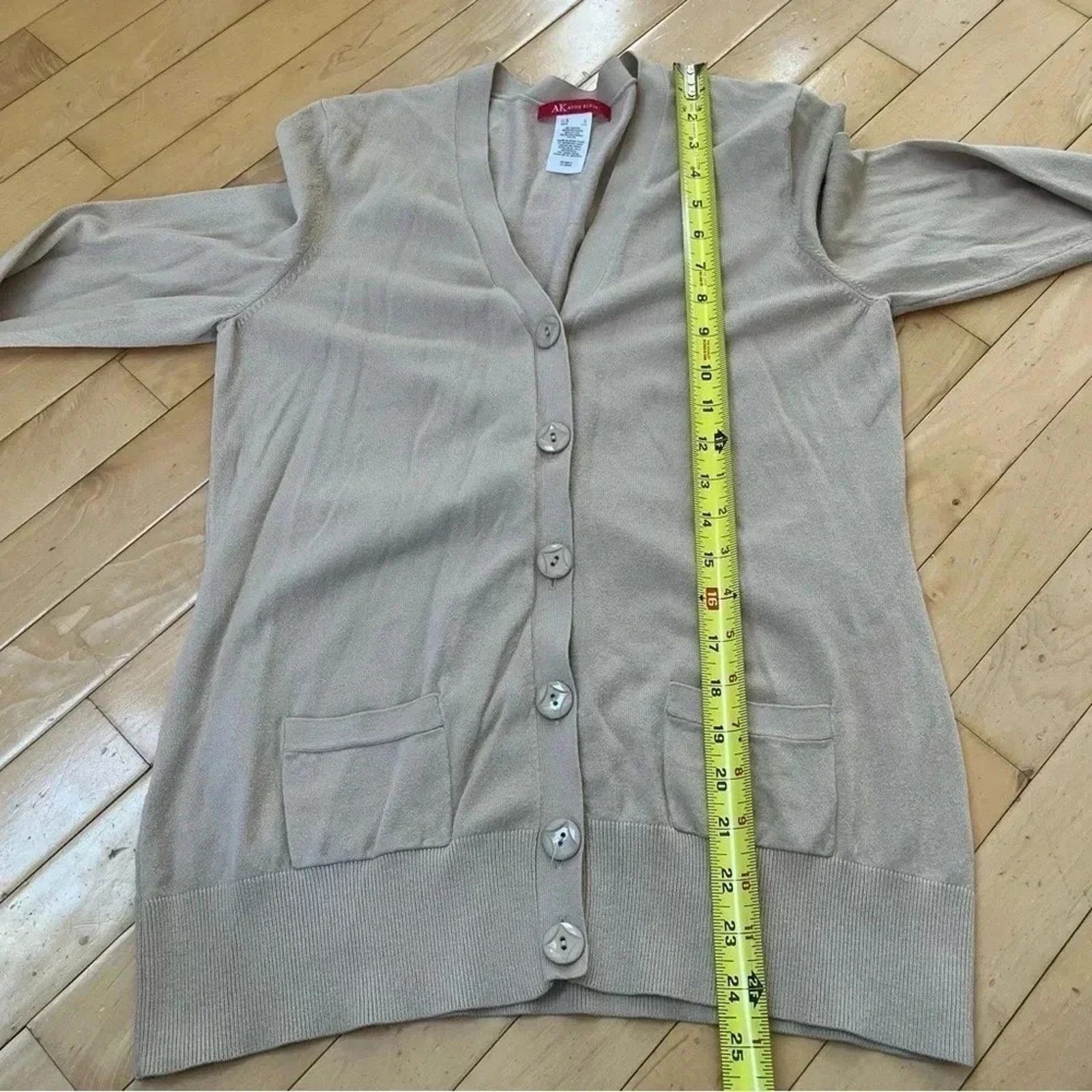 Anne Klein Anne Klein V-Neck Lightweight Beige Cardigan Button Up Sz S Size S / US 4 / IT 40 - 5 Thumbnail