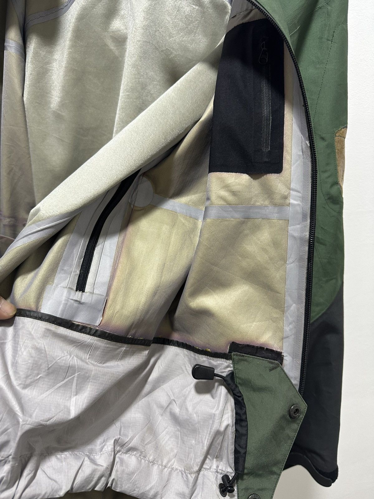 Arc'teryx ARC’TERYX Recco Avalanche Rescue System XCR Goretex Sample Size US M / EU 48-50 / 2 - 15 Thumbnail
