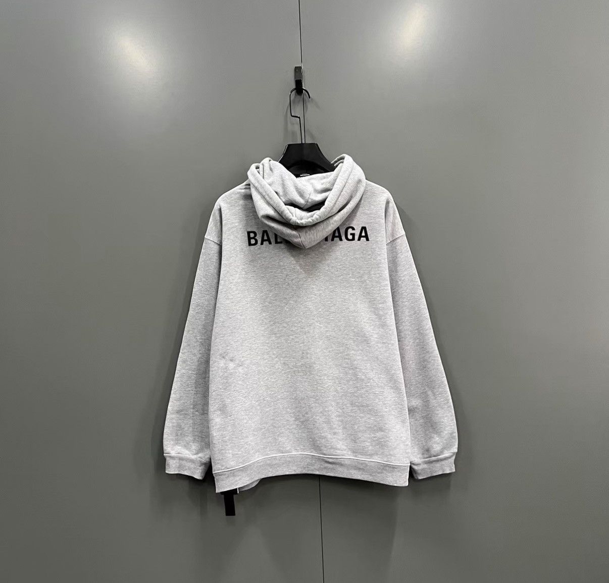 Balenciaga Balenciaga light grey logo hoodie J41 Size US L / EU 52-54 / 3 - 2 Thumbnail