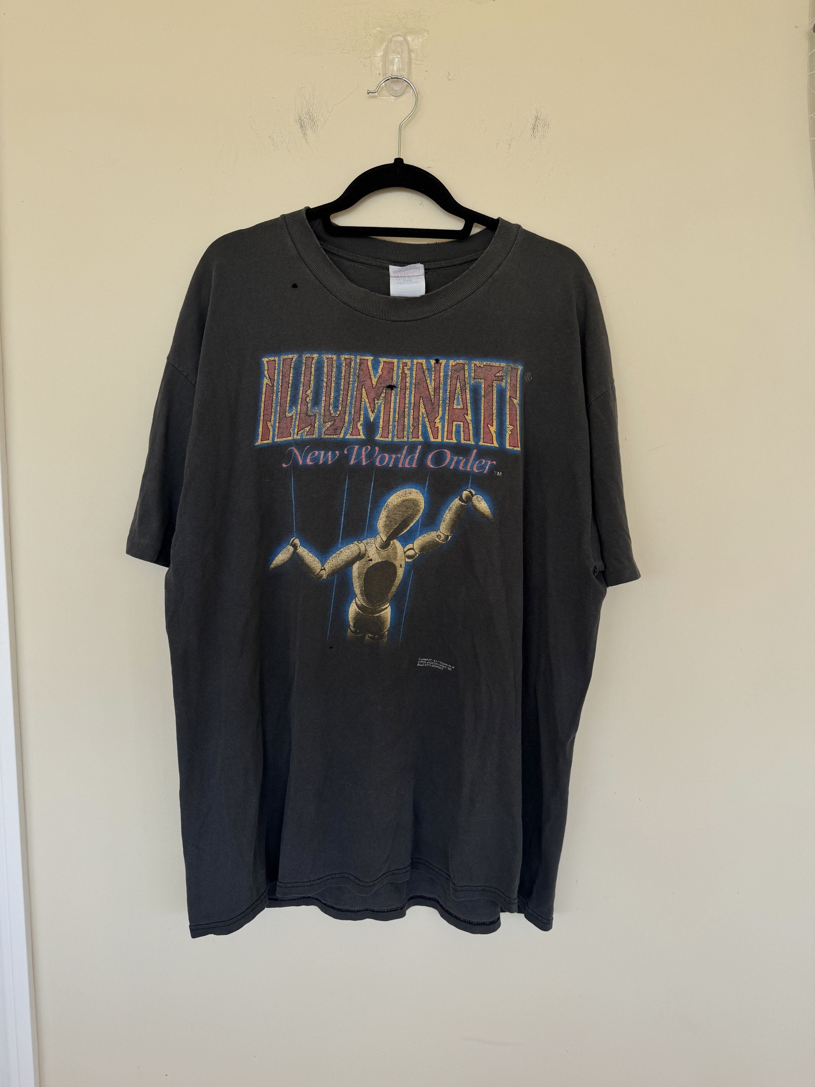 Vintage Illuminati New World Order Tee Size US XL / EU 56 / 4 - 5 Thumbnail