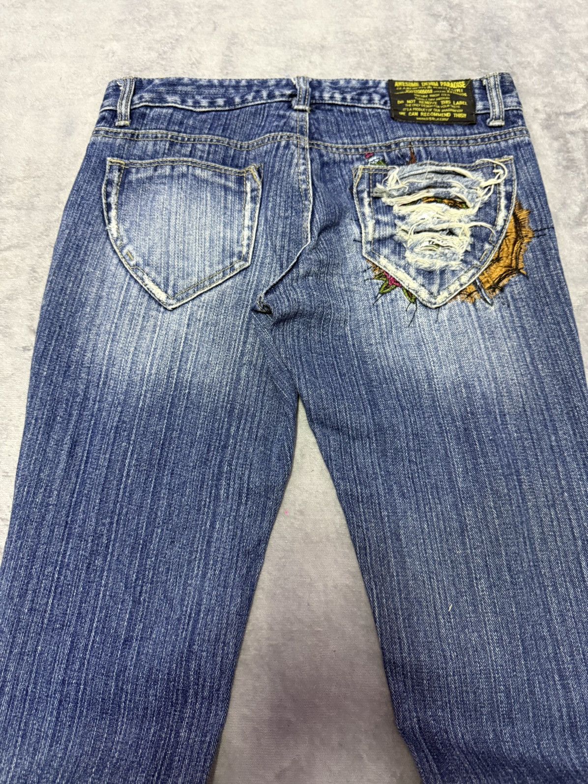 Japanese Brand Awesome Denim Paradise Distressed Embroidered Flare Jeans Size 28" / US 6 / IT 42 - 12 Thumbnail