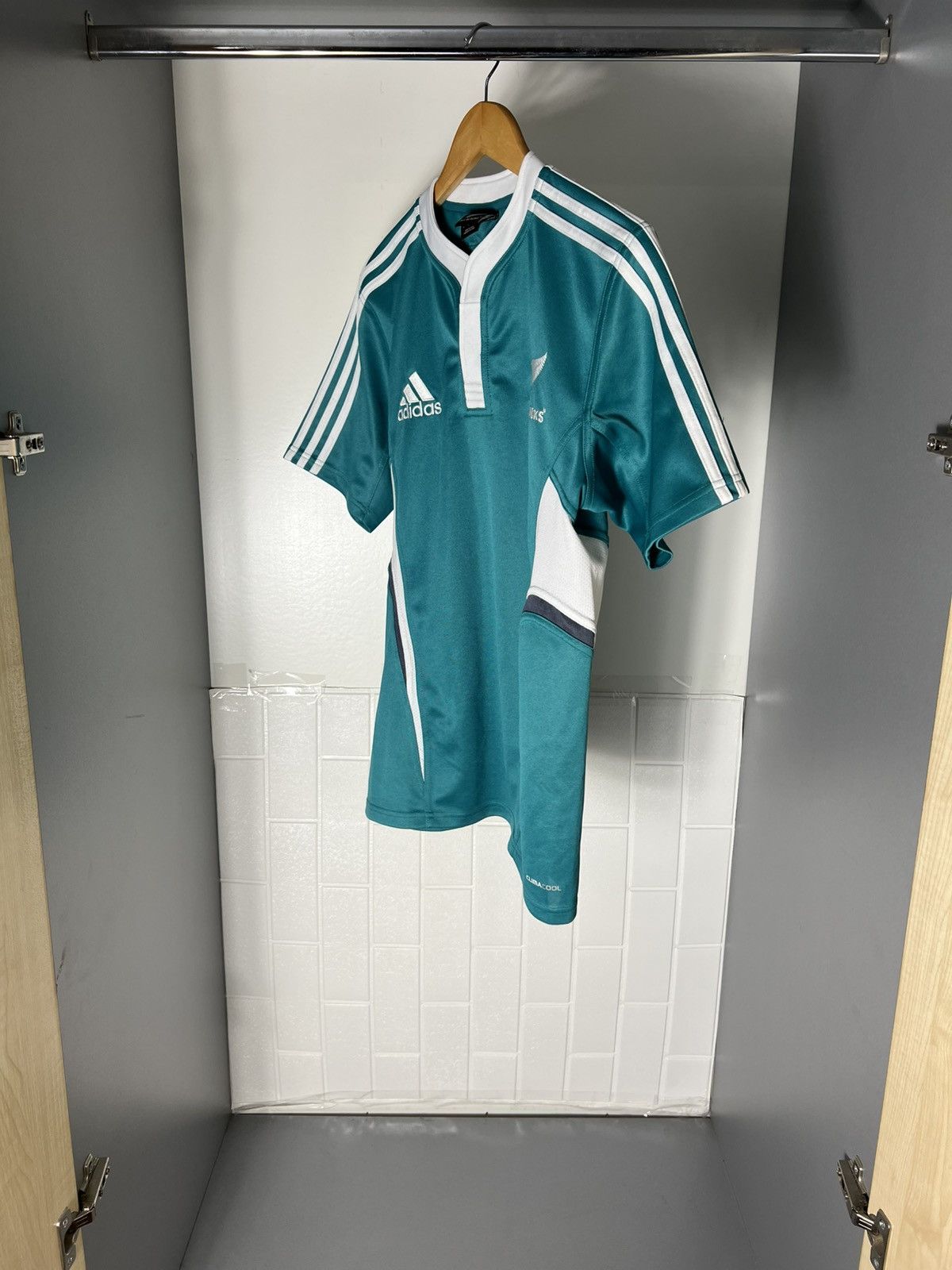 Adidas VINTAGE ADIDAS NEW ZEALAND ALL BLACKS RETRO RUGBY JERSEY Y2K Size US M / EU 48-50 / 2 - 4 Thumbnail