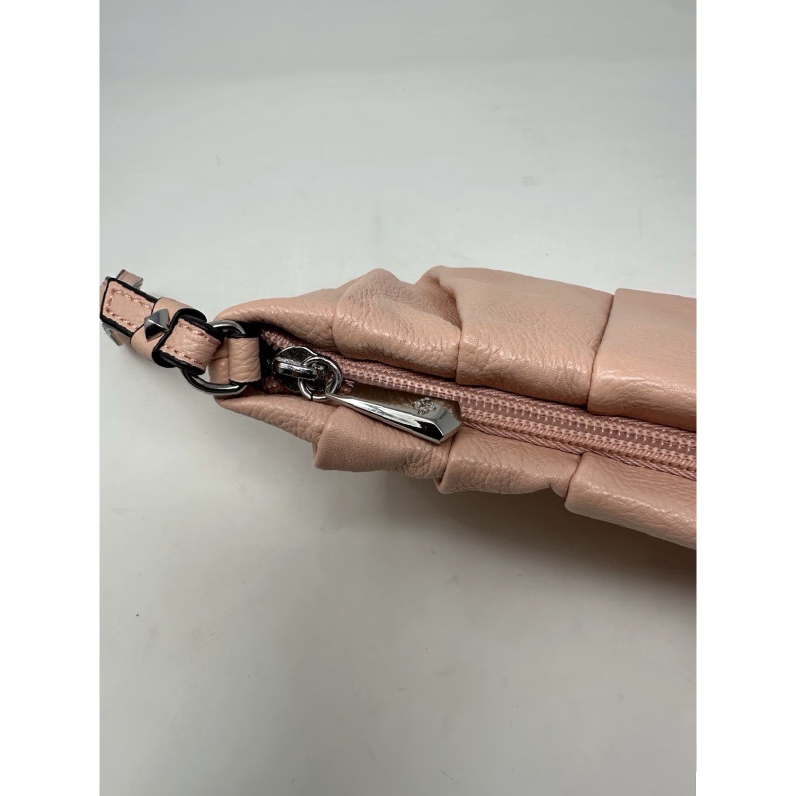 Vintage Vera Wang Simply Simply Vera Bag Wristlet Peach Pink Zip Pleated PU Pebbled Pocket Cards Clutch Wrist Strap Faux Leather Women Small Size ONE SIZE - 4 Thumbnail