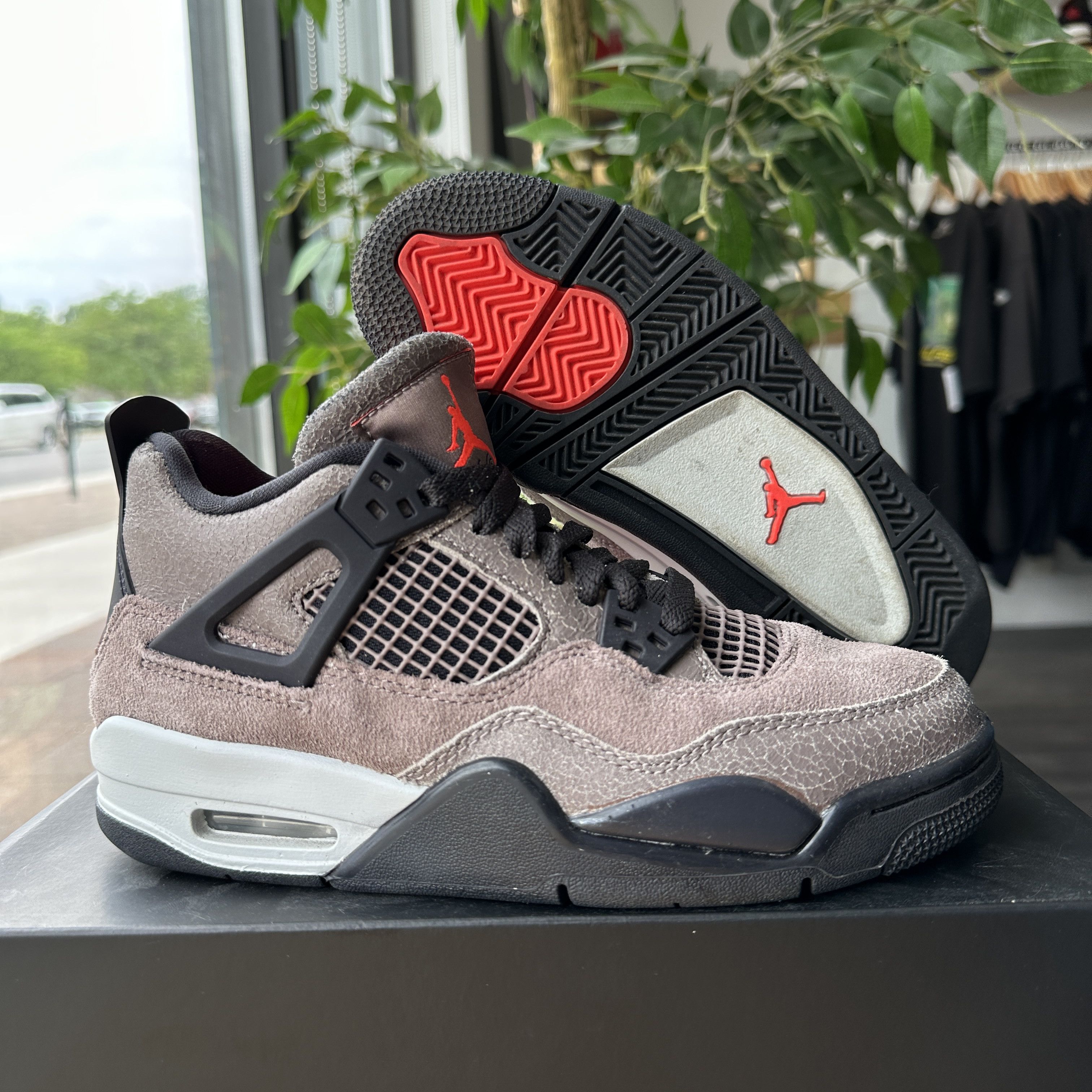 Jordan Brand Jordan 4 Retro Size US 5.5 / IT 35.5 - 1 Thumbnail