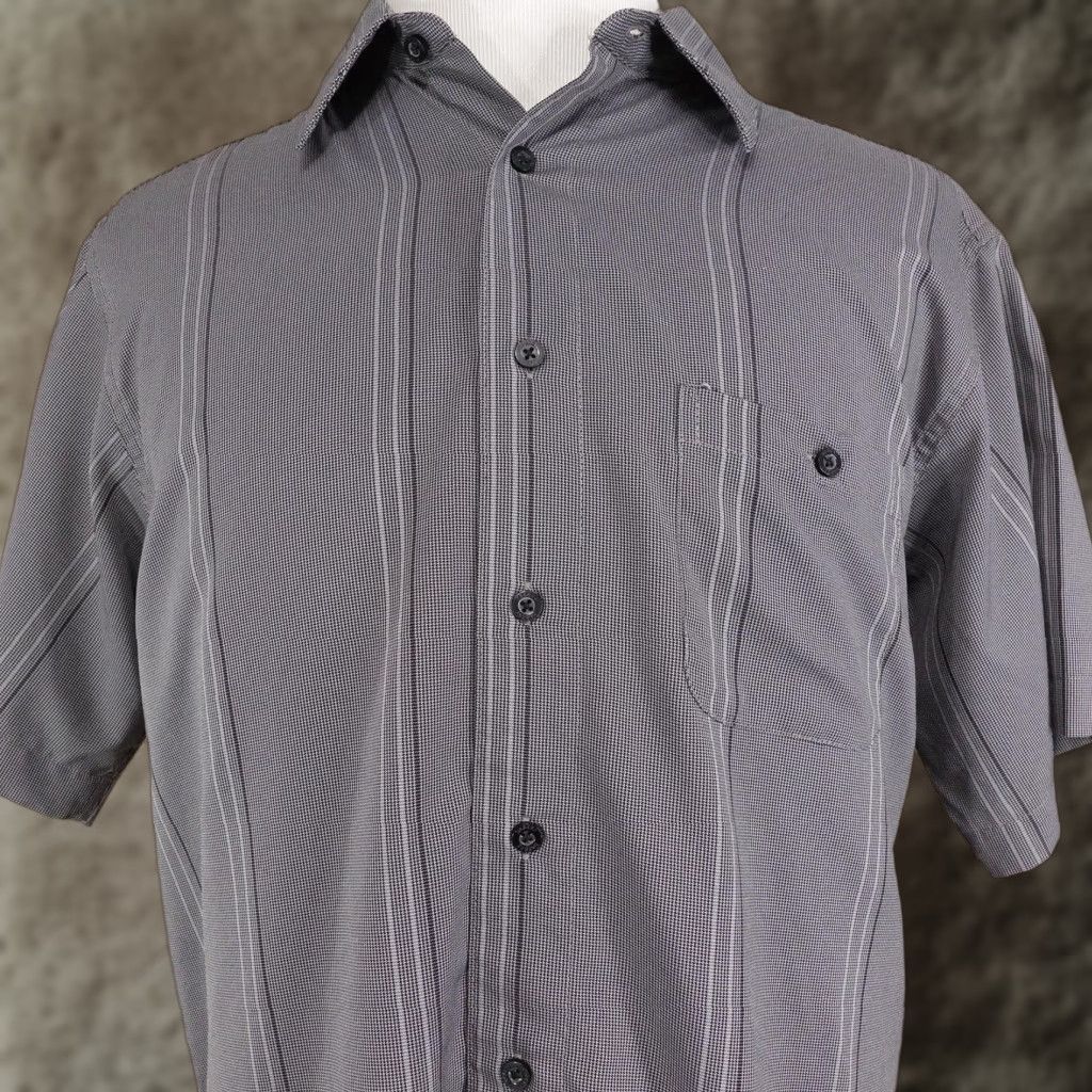 Haggar Haggar Mens Shirt L Gray Short Sleeve Button Front Striped Polyester Casual Size US L / EU 52-54 / 3 - 1 Thumbnail