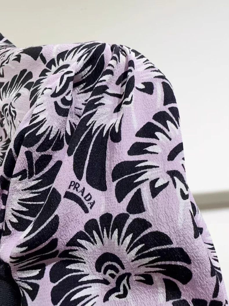 Prada Prada Silk Shirt with Floral Print-2506 Size S / US 4 / IT 40 - 3 Thumbnail