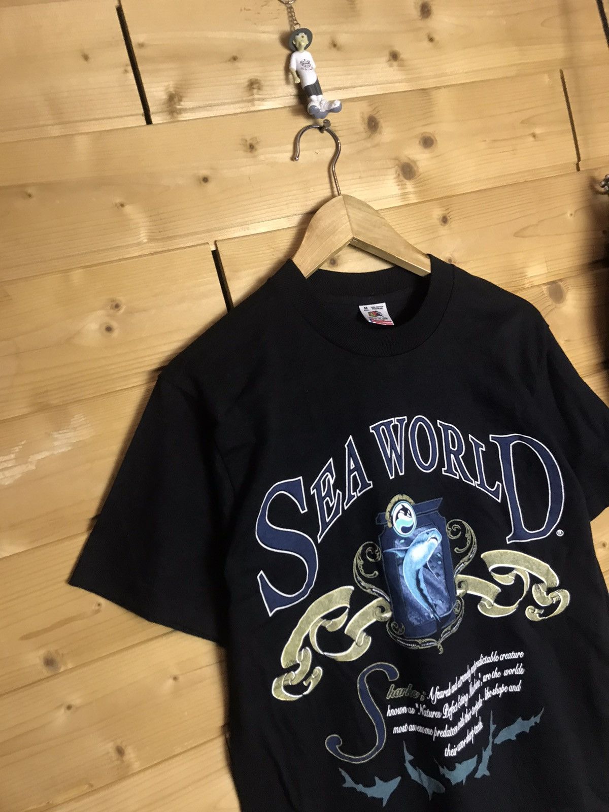 Vintage Vintage 90s Sea World shark made in USA single stitch shirt Size US M / EU 48-50 / 2 - 1 Thumbnail
