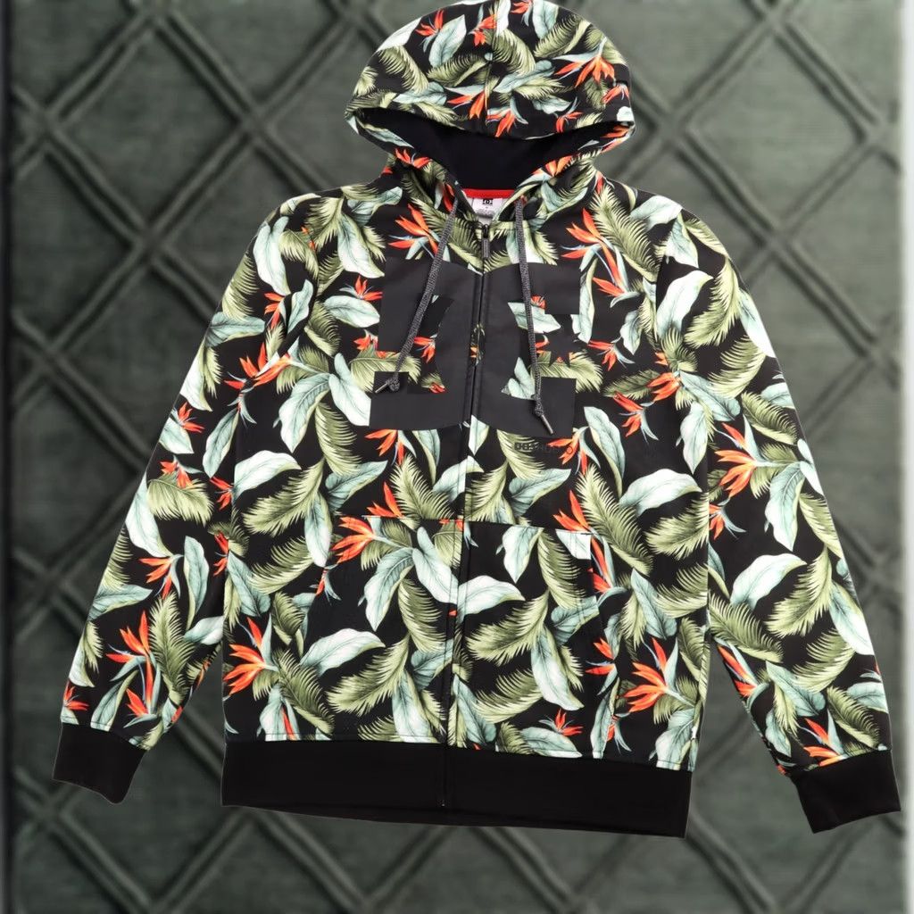 Vintage VINTAGE DC Shoes Hoodie Mens Size Medium Floral Hoodie Skateboard Logo Zip Up Size US M / EU 48-50 / 2 - 1 Thumbnail