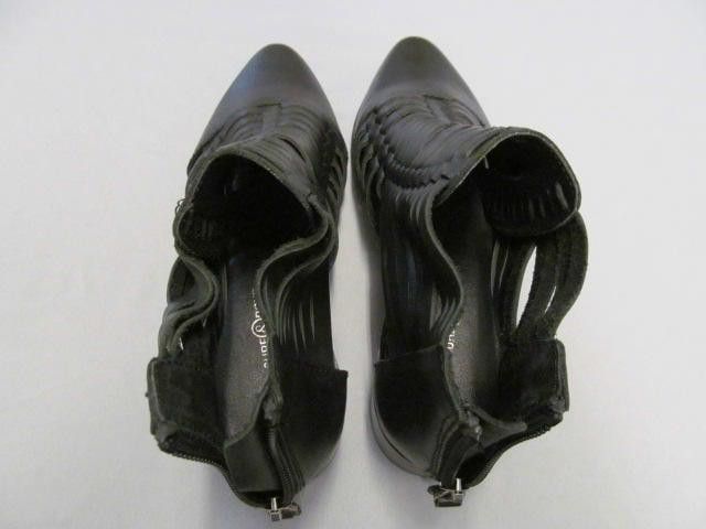 Treasure & Bond Treasure and Bond Black Heeled Ankle Boots with Zip Closure Size US 5.5 / IT 35.5 - 6 Thumbnail