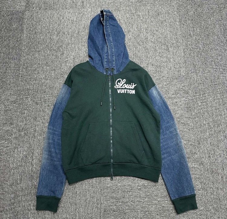Louis Vuitton Louis Vuitton's latest green stitched logo hoodie Size US L / EU 52-54 / 3 - 1 Thumbnail