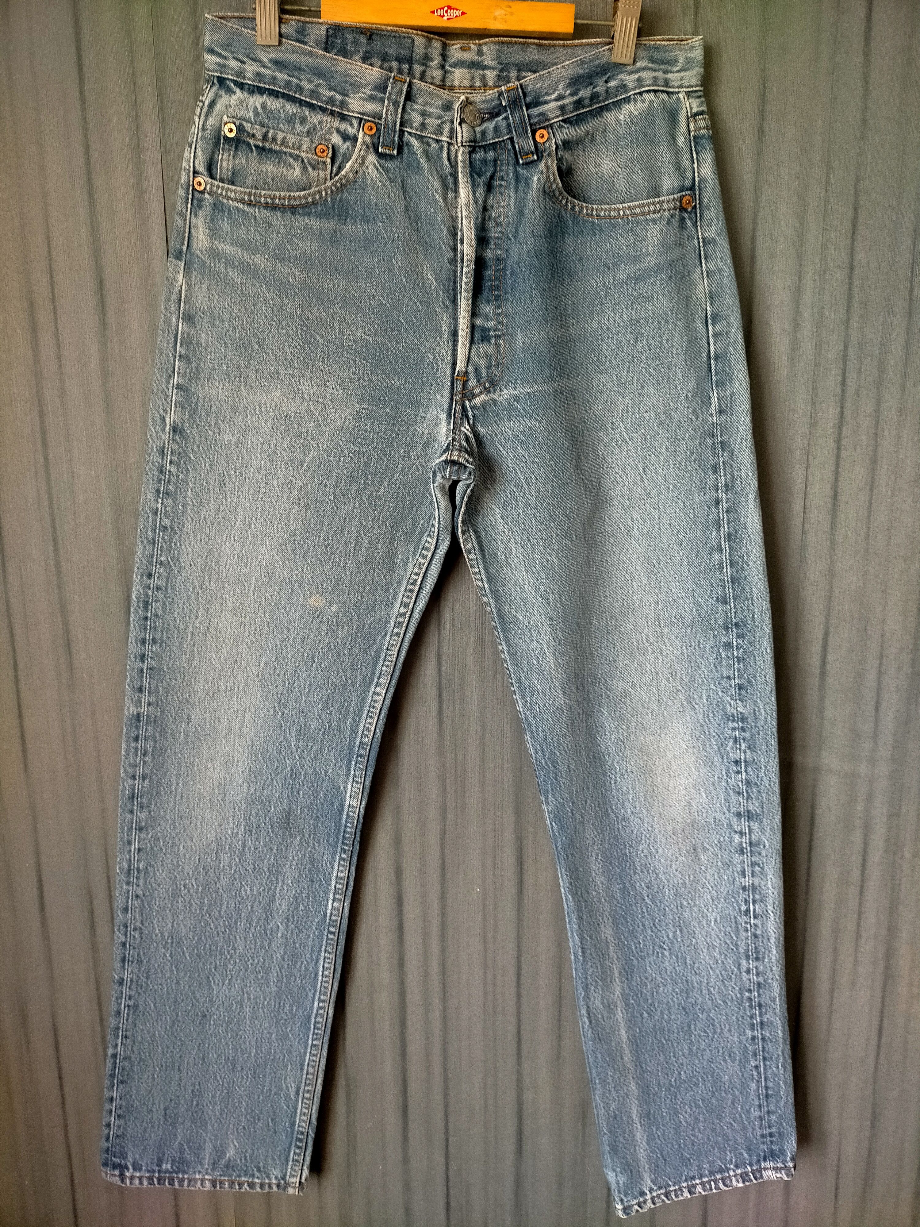 Levi's Vintage Clothing Vintage Levis 501 Usa Button Fly 520 Blue Jeans Size US 31 - 2 Thumbnail