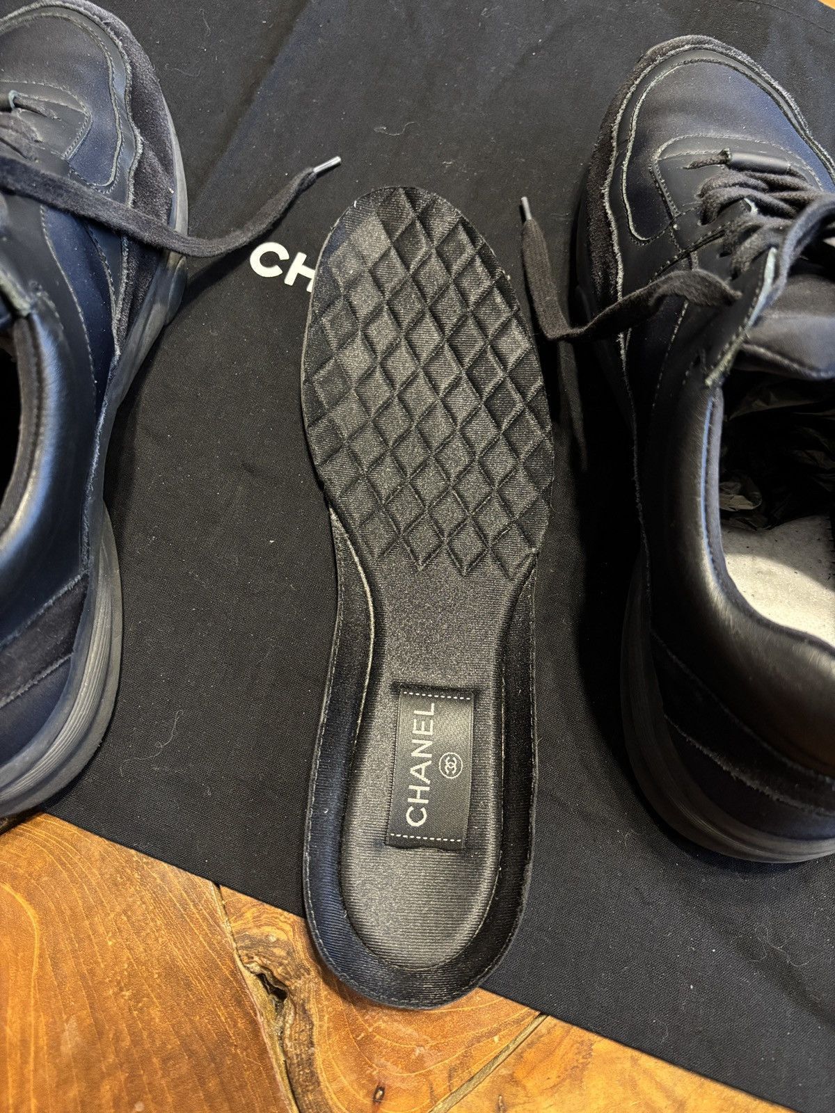 Chanel Chanel CC logo suede leather sneakers Size US 9 / EU 42 - 18 Thumbnail