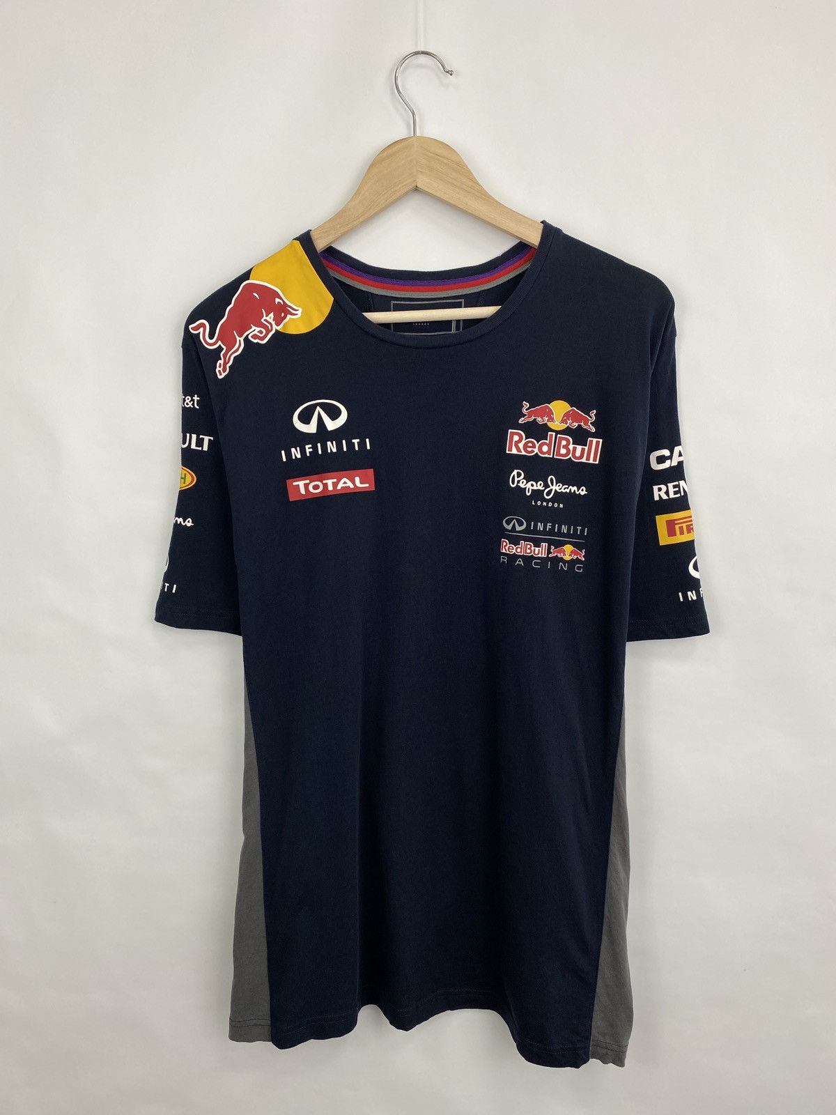 Formula 1 × Pepe Jeans Pepe Jeans Infiniti Red Bull Renault Pirelli Casio T-Shirt Size US XL / EU 56 / 4 - 8 Thumbnail