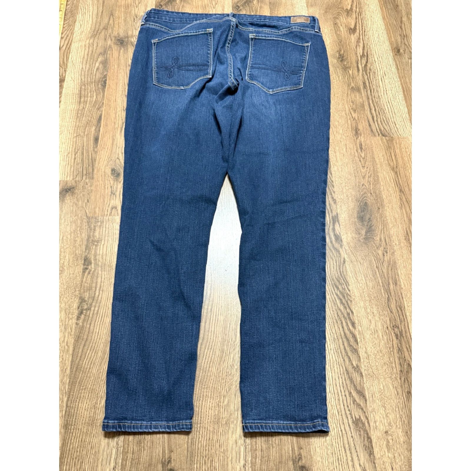 Levi's Levi's Jeans Women 16M Blue Denim Modern Skinny Denizen Regular Rise 5-Pocket Stretch Inseam 27in XS? Size 38" / US 16 / IT 52 - 3 Thumbnail