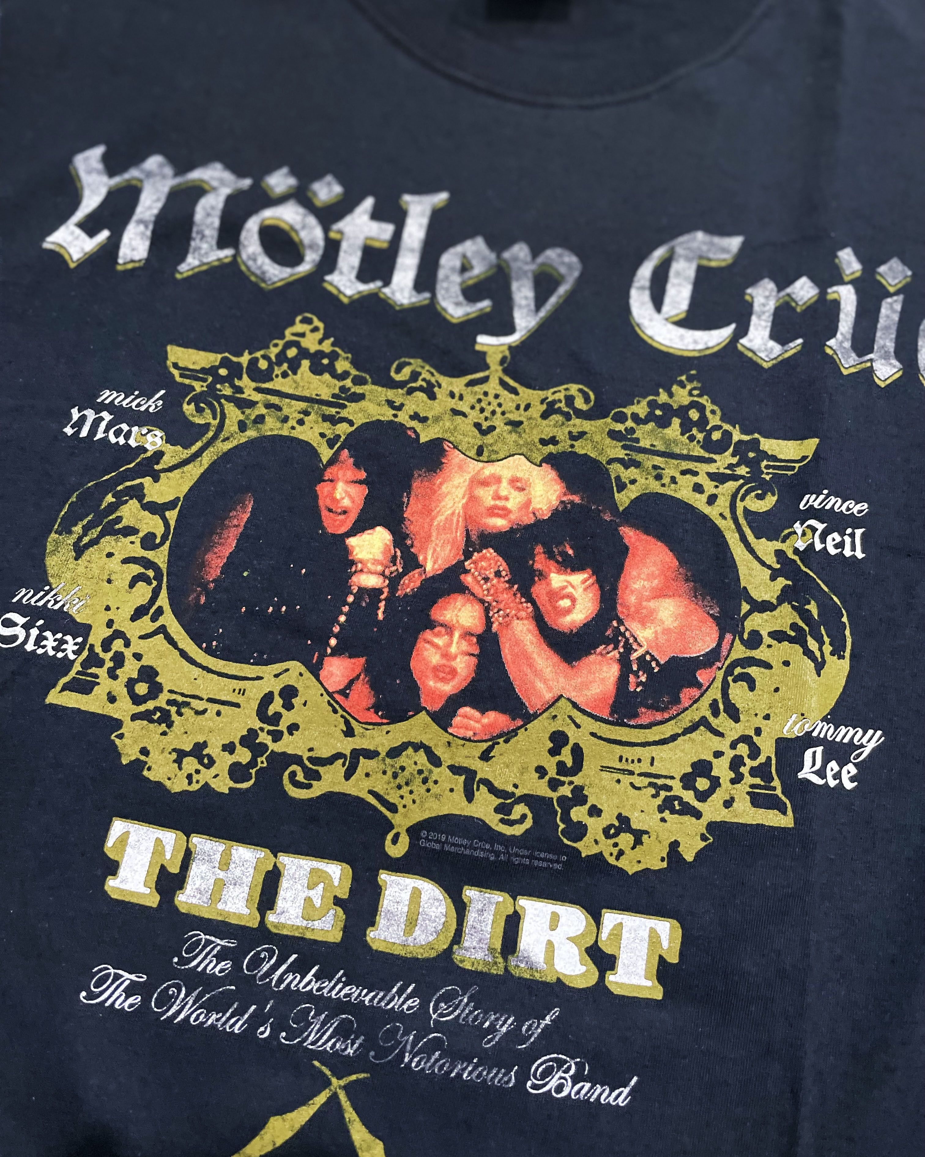 Band Tees Motley Crue The Dirt Crest Tshirt Size US L / EU 52-54 / 3 - 2 Thumbnail