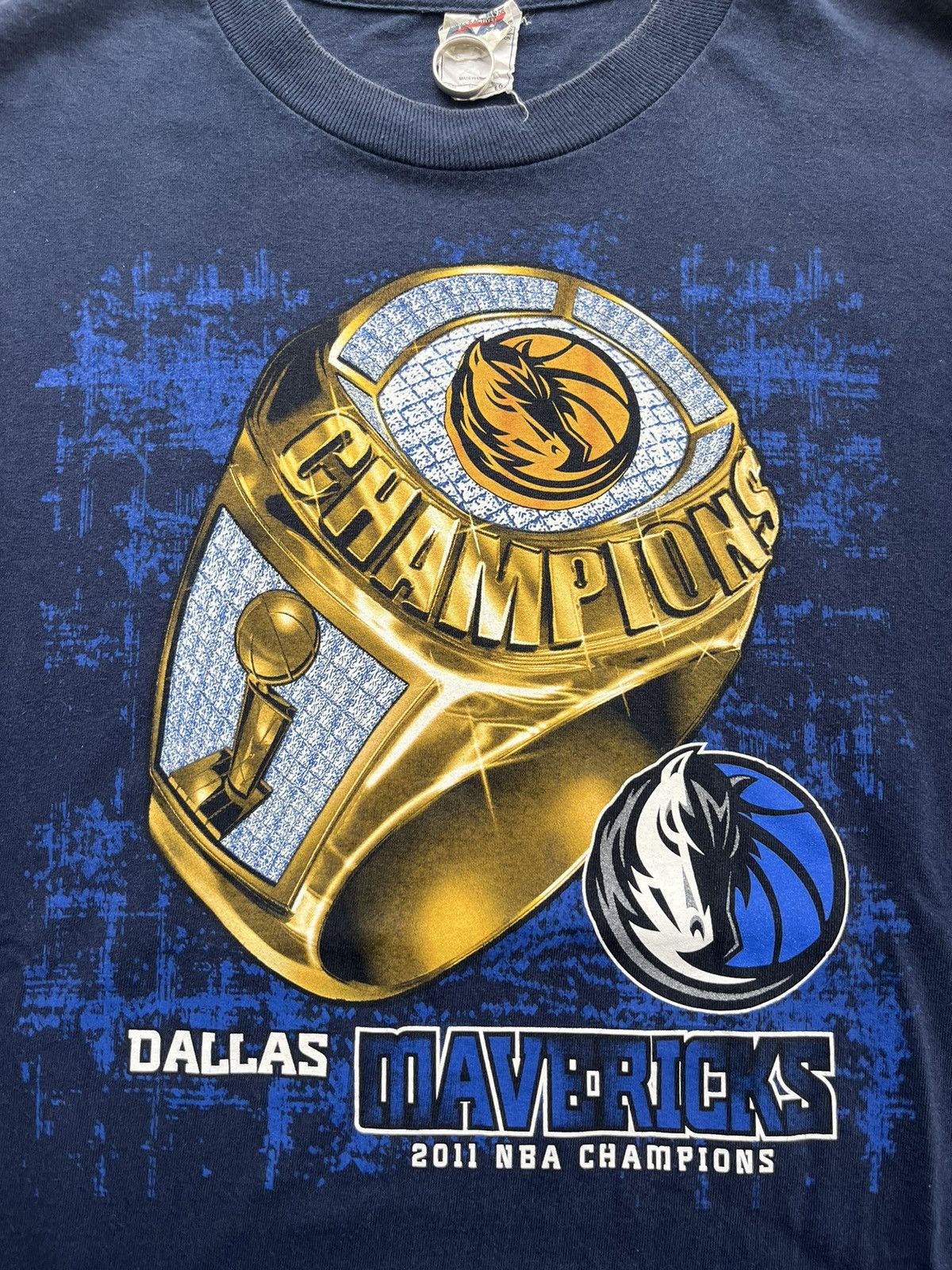 NBA Vintage DALLAS MAVERICKS 2011’s Champions Ring Tshirt Size US XL / EU 56 / 4 - 6 Thumbnail