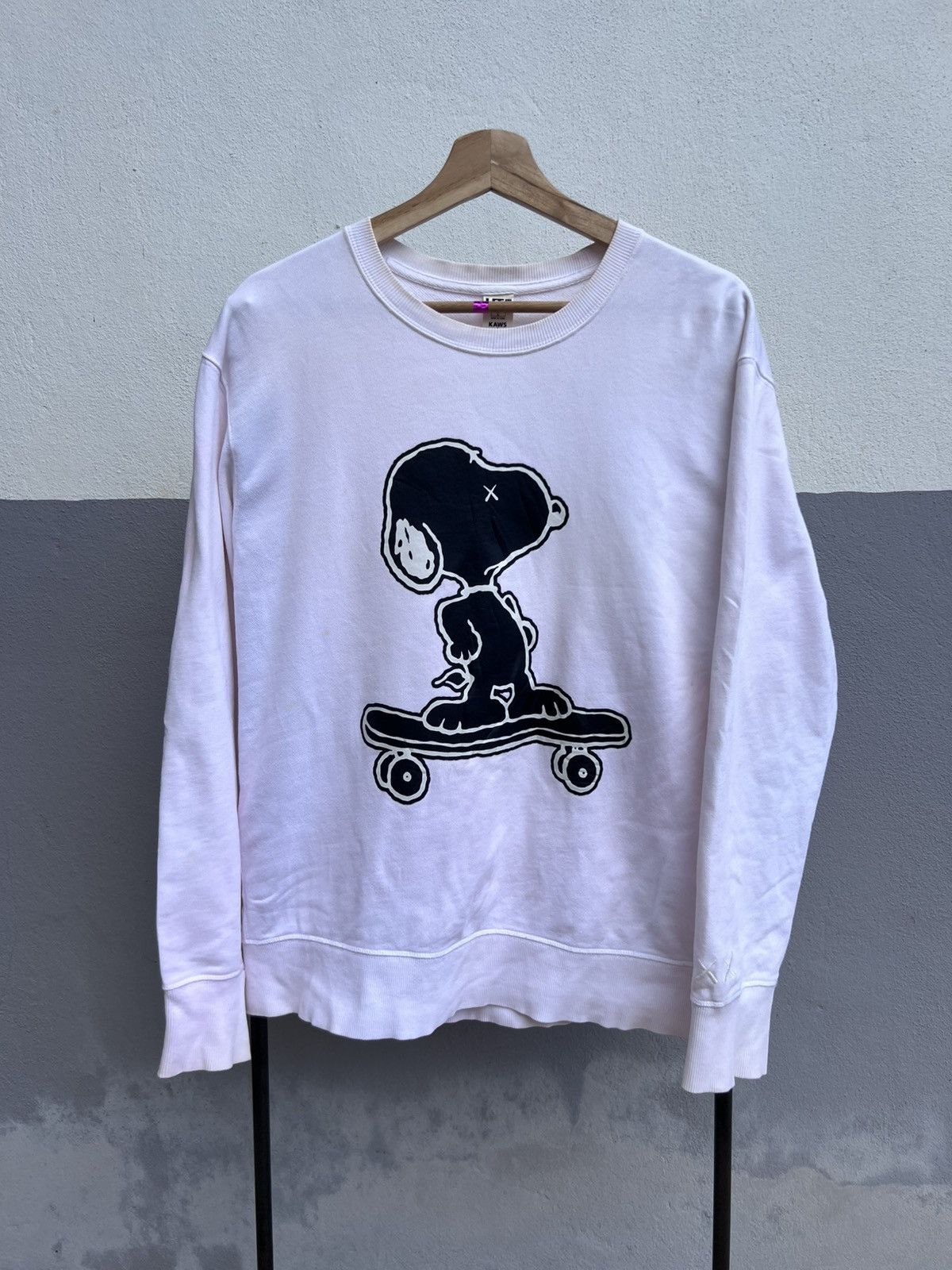 Kaws UT Uniqlo X Kaws X Peanuts Sweatshirts Size US L / EU 52-54 / 3 - 1 Thumbnail