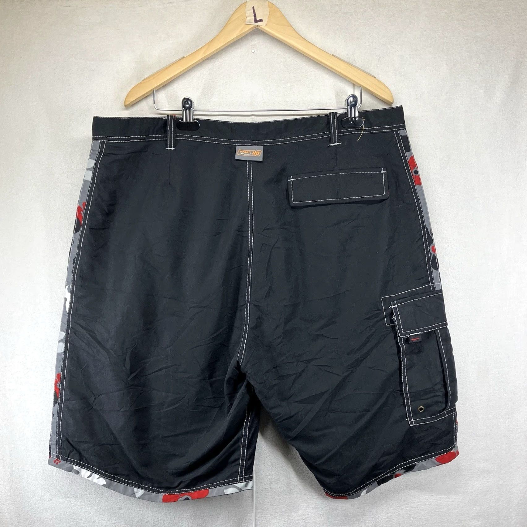 Vintage VINTAGE Urban Pipeline Reversible Board Shorts Mens 40 Zip Cargo Black Grey Red Floral Size US 40 / EU 56 - 4 Thumbnail