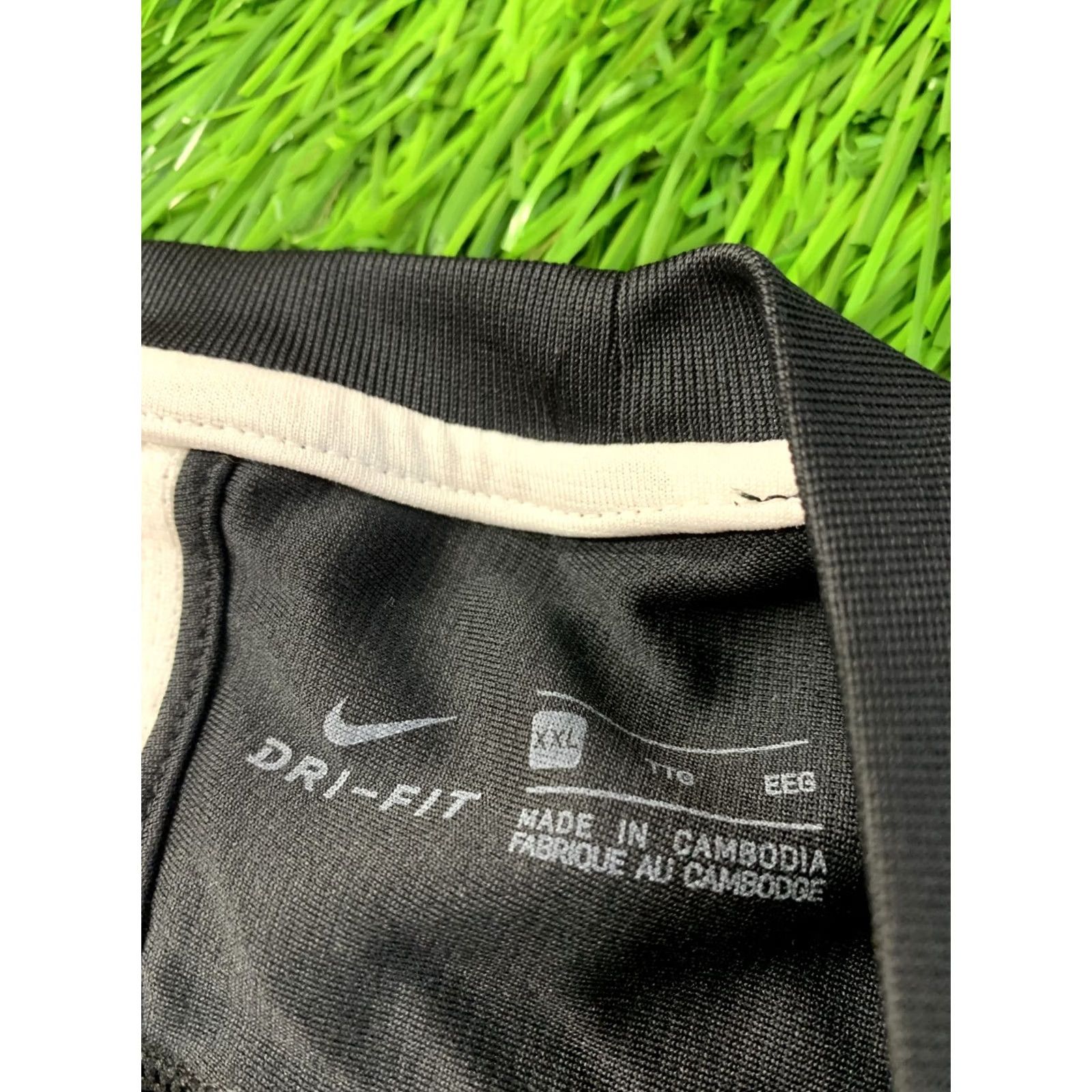 Nike Nike Academy Dri-FIT Football Shirt XXL Men Black and White Soccer Jersey T-Shirt 2019 Model Size US XXL / EU 58 / 5 - 5 Thumbnail