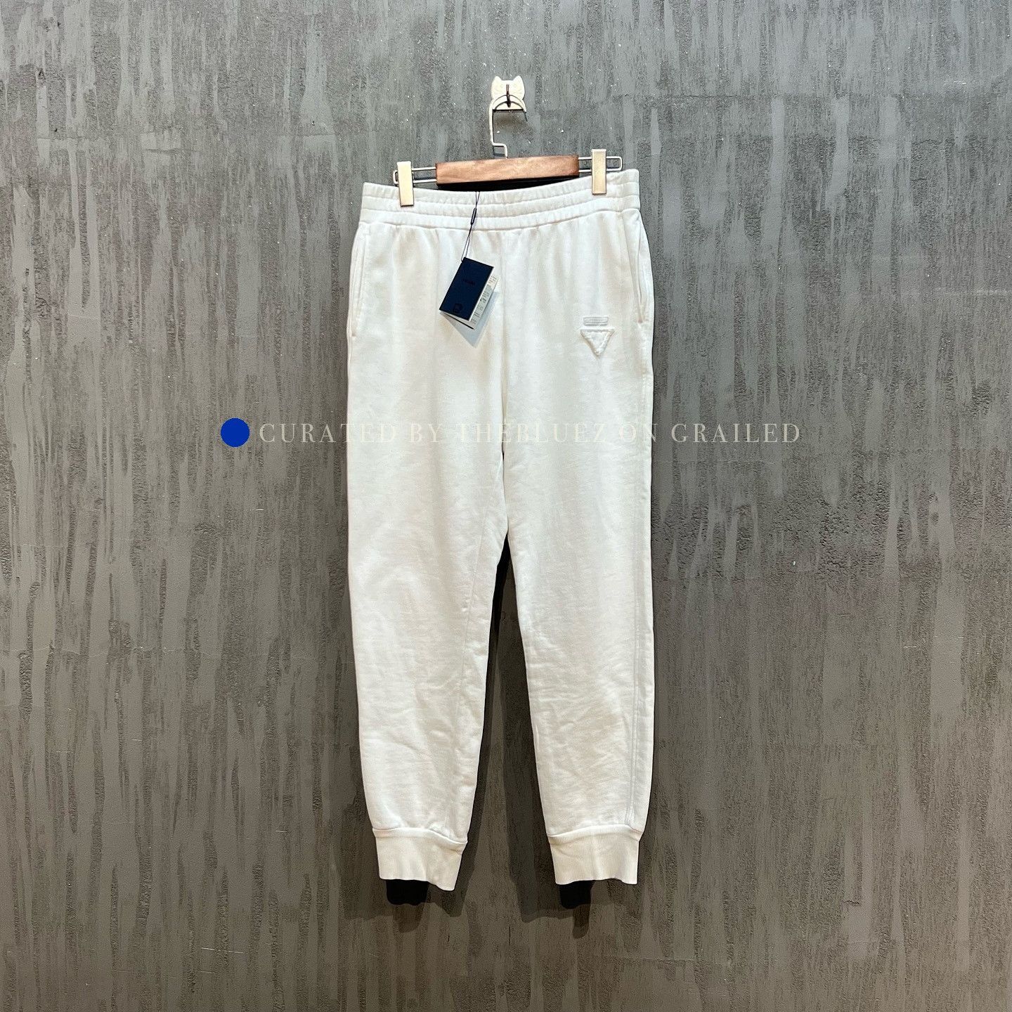 Prada Stylish Logo Cotton Sweatpants in White Size US 36 / EU 52 - 1 Thumbnail