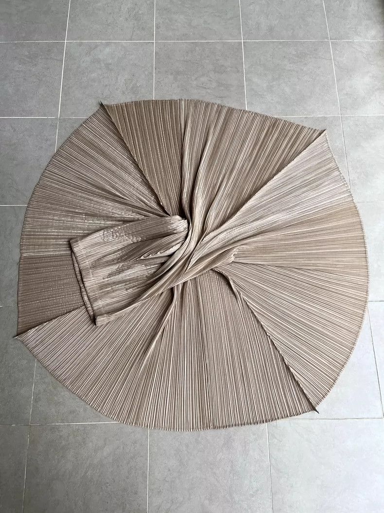 Issey Miyake Issey Miyake size:S A golden-beige main line shark fin ski Size 31" - 4 Thumbnail