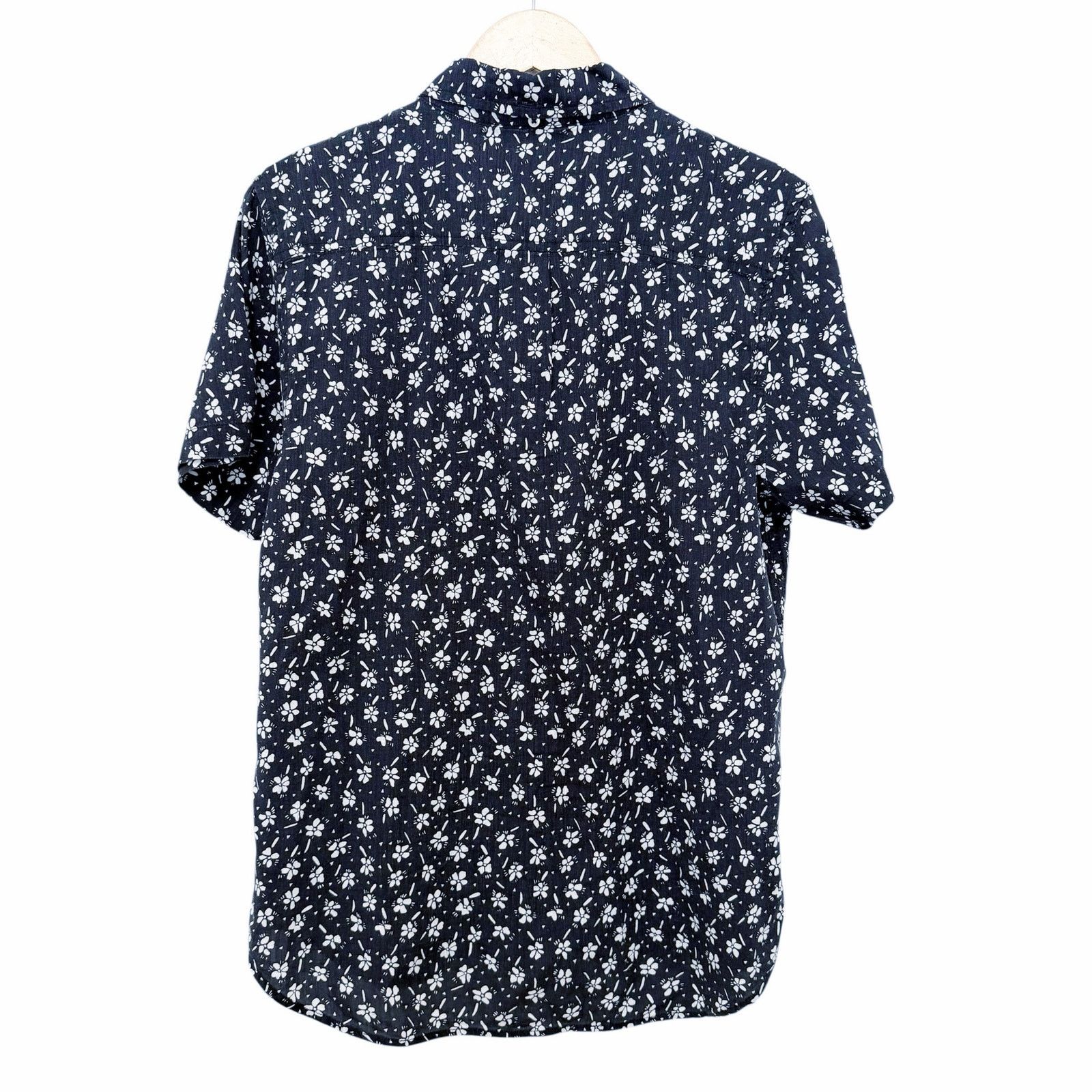 Chubbies Chubbies Friday Shirt Navy Blue Floral Bloom Bloom Sz S Size US S / EU 44-46 / 1 - 4 Thumbnail