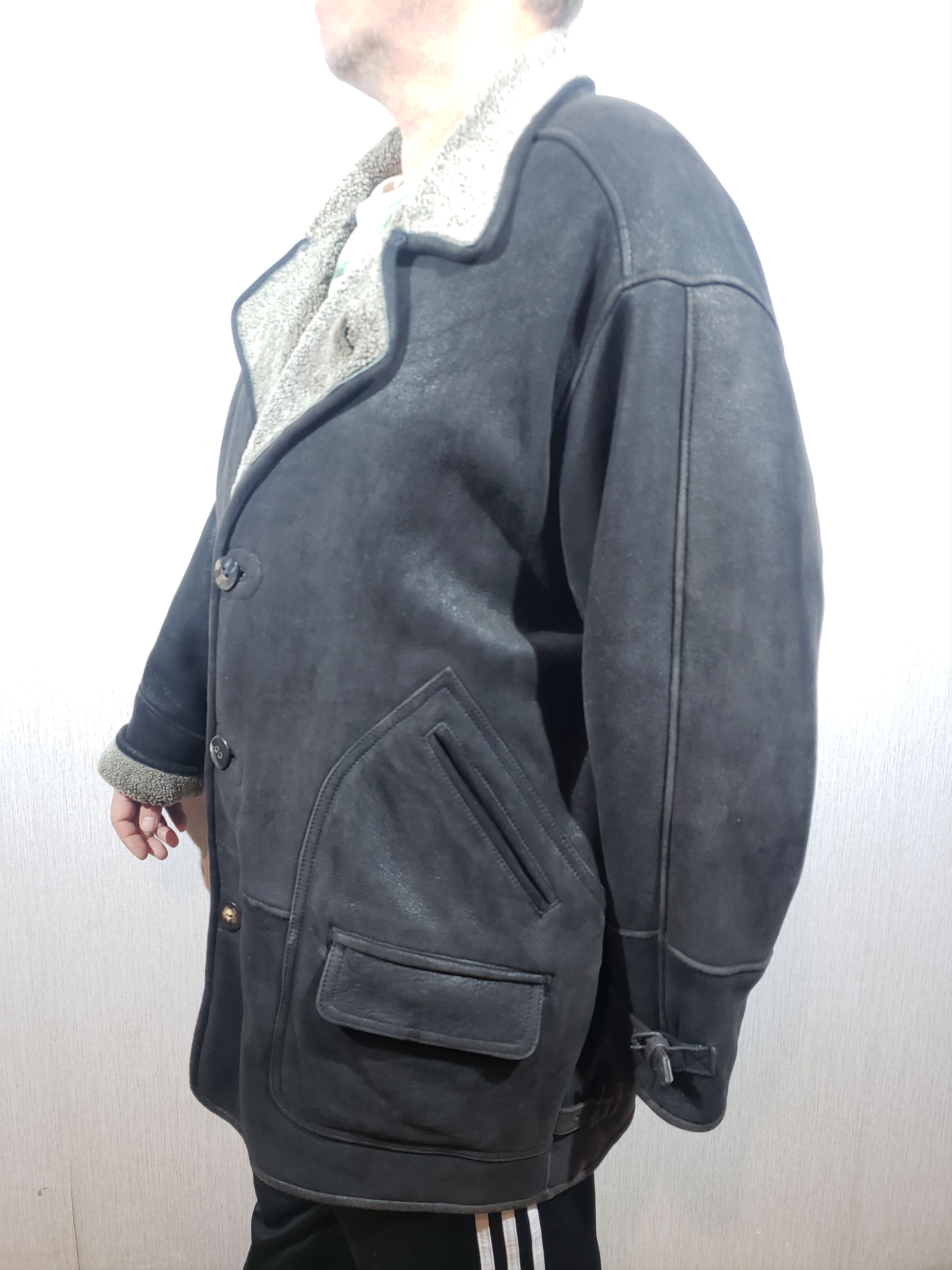 Other Wonderful men's black sheepskin coat with buttons. Size US XL / EU 56 / 4 - 3 Thumbnail
