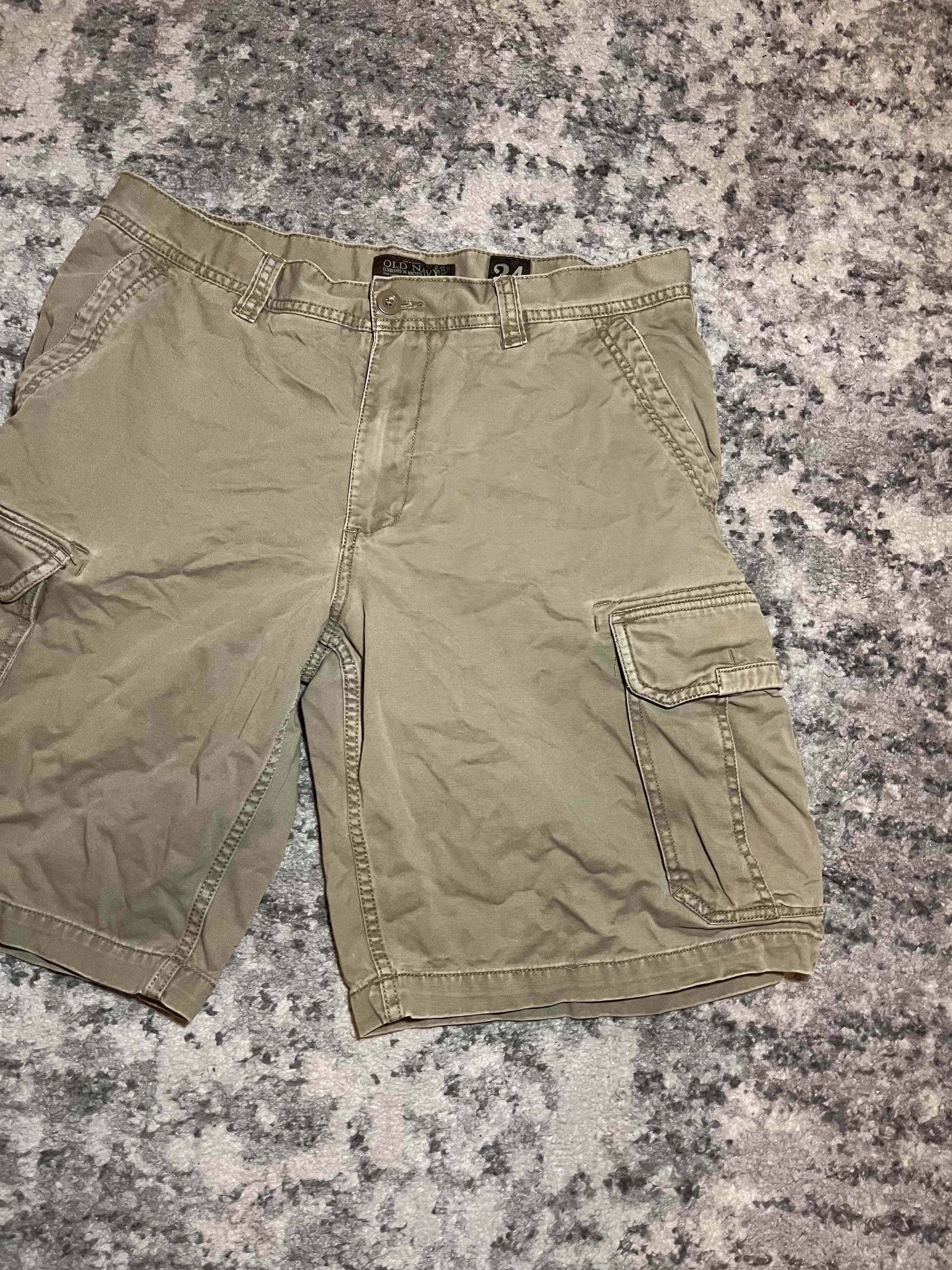 Old Navy Y2K Old Navy Khaki Baggy Cargo Shorts Size US 34 / EU 50 - 3 Thumbnail