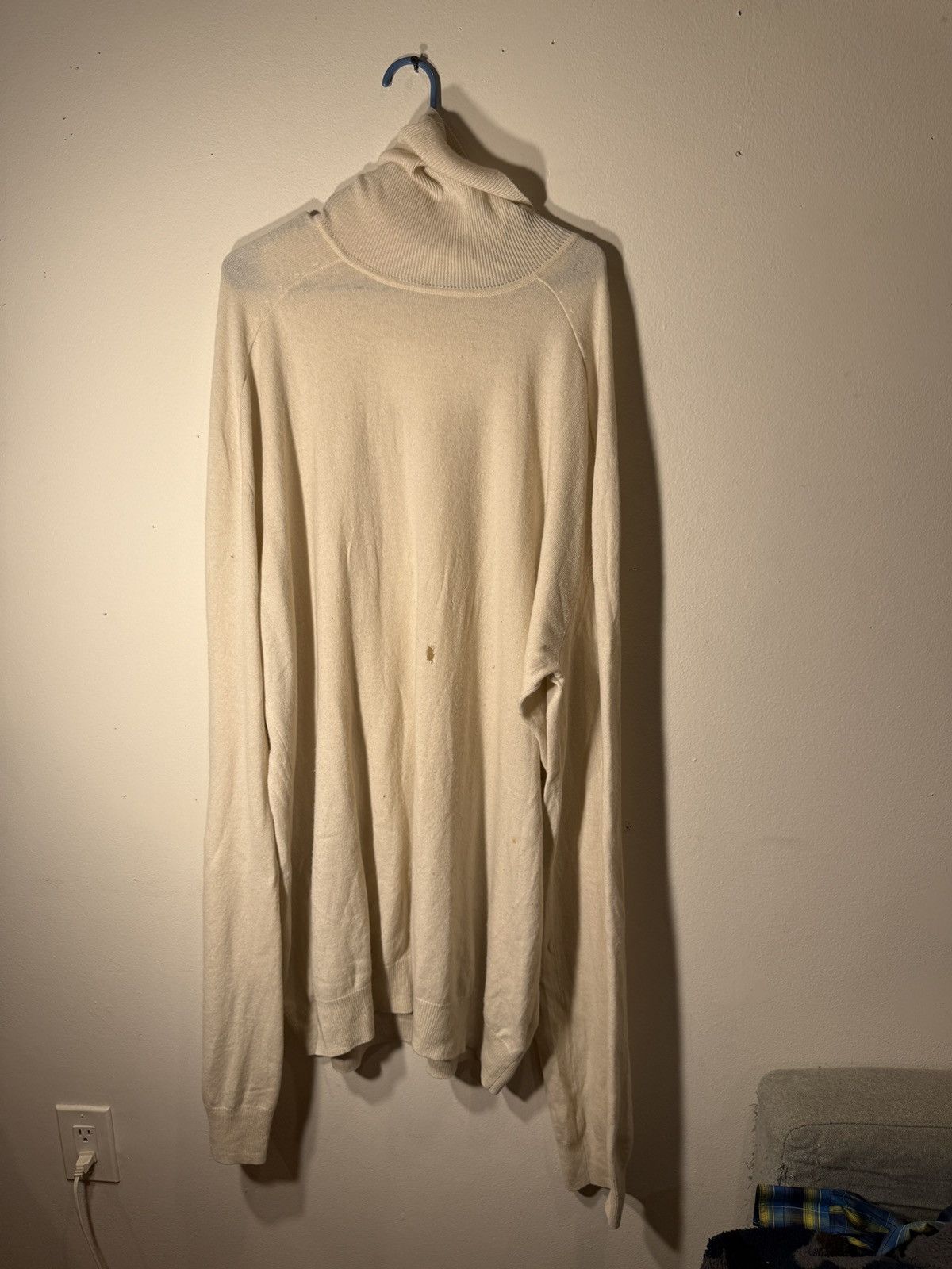 H&M × Maison Margiela Cream oversized turtlneck Size US XL / EU 56 / 4 - 1 Thumbnail